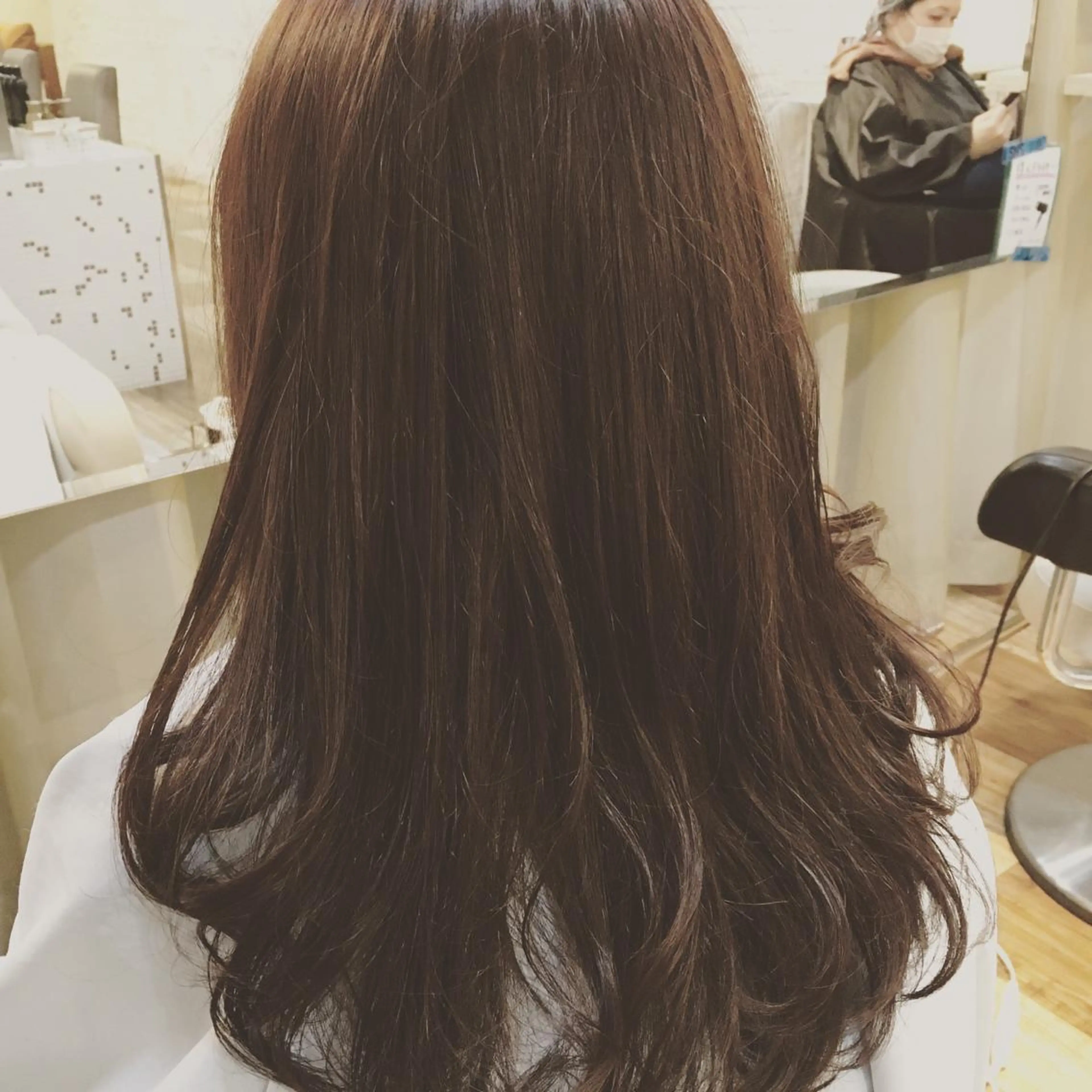 セミロング 角床直哉 カラーカットNO 1のヘアスタイル