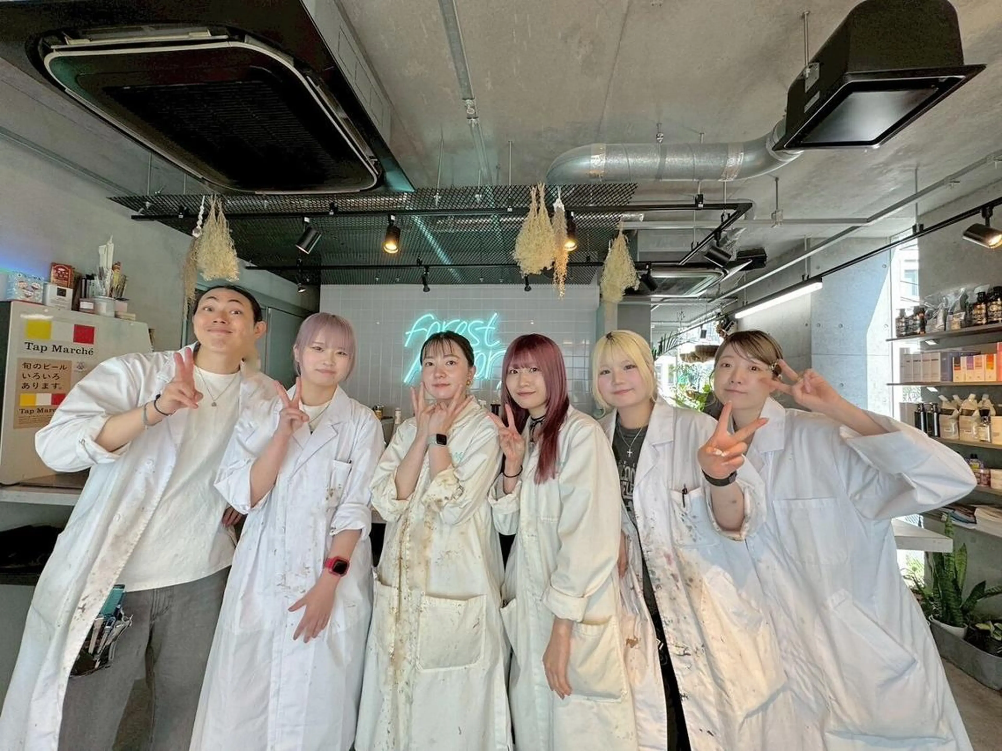 【☆スタッフ募集☆】気軽にサロン見学★履歴書不要★髪質改善施術体験も◎の写真