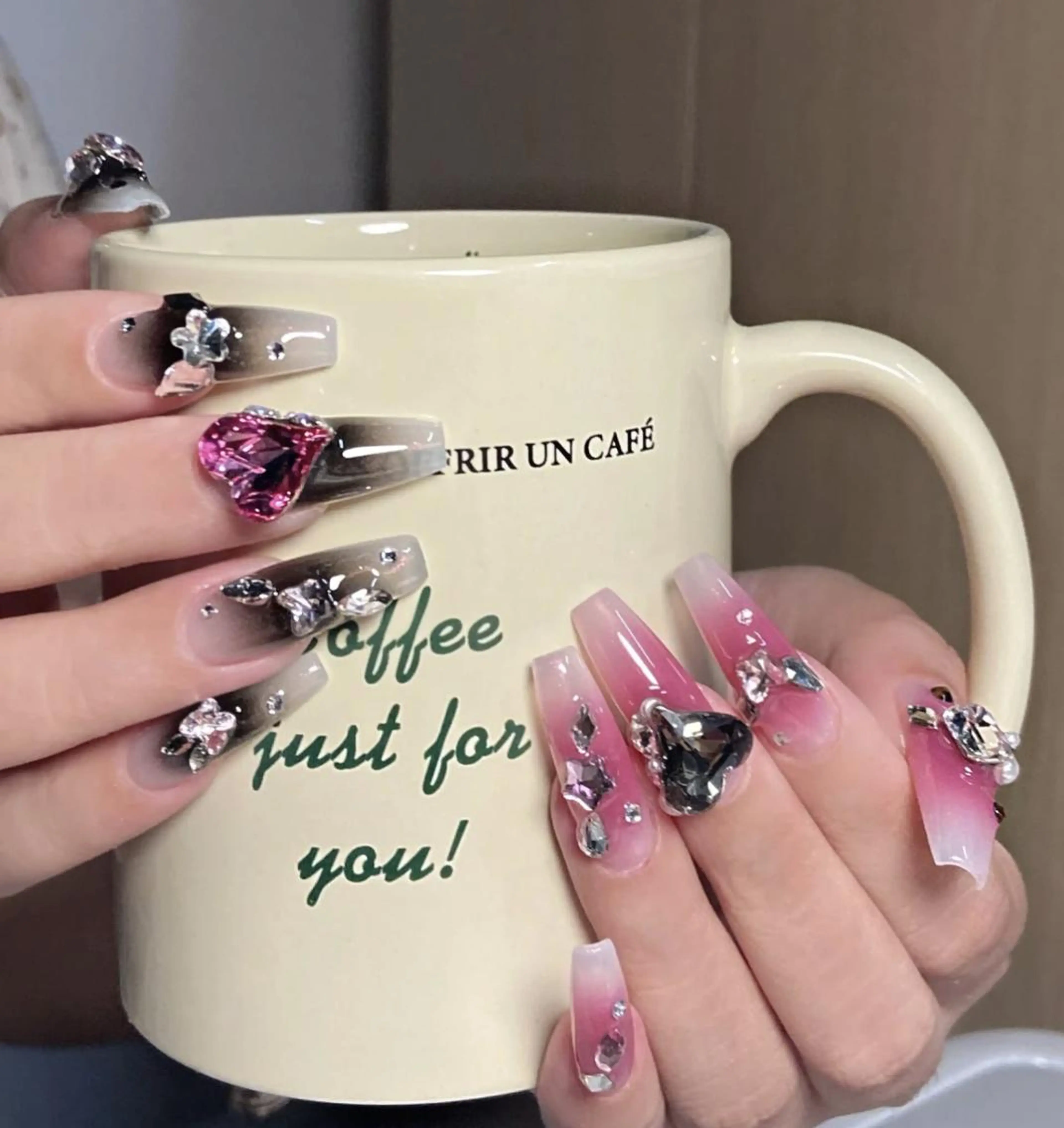 ネイル フレンチネイル Queens みなみのネイルデザイン