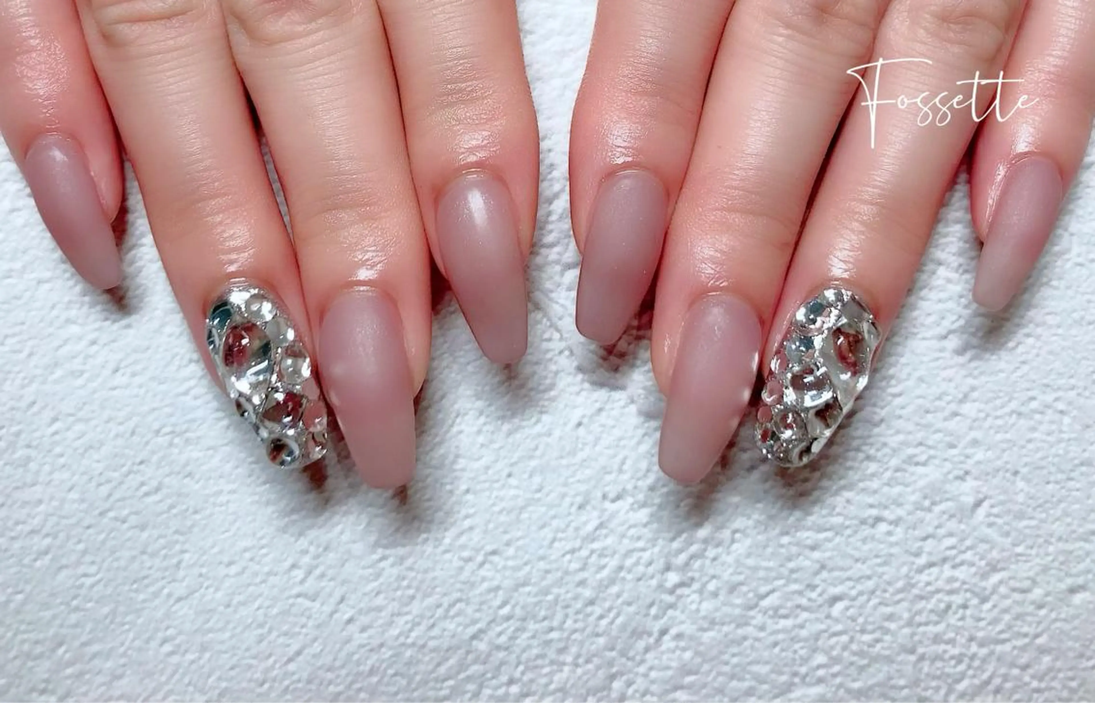 ネイル キラキラネイル マットネイル ワンカラーネイル 冬ネイル nailsalon Fossetteのネイルデザイン