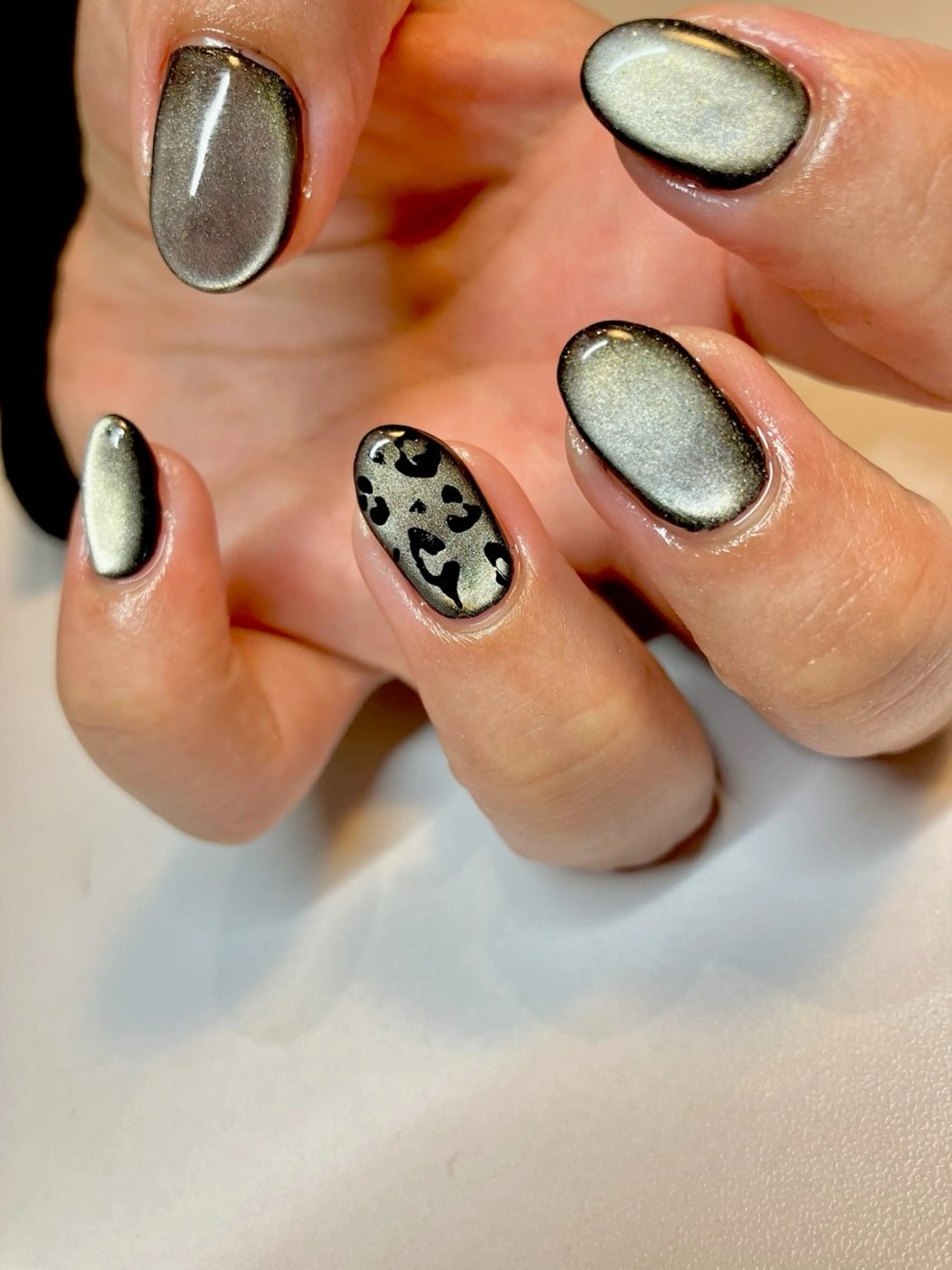 ネイル メラネイル所属・米良 裕子のネイルデザイン