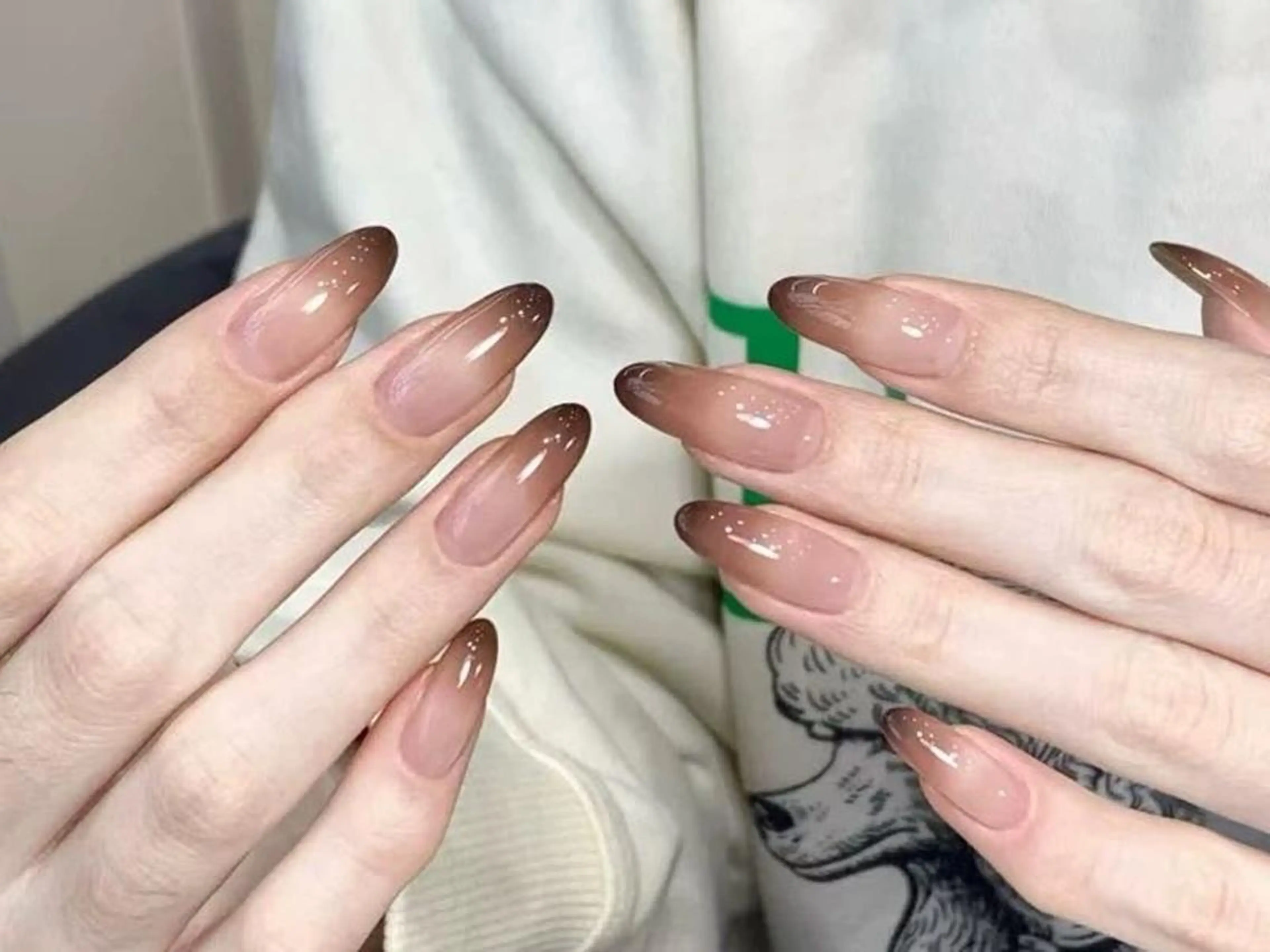 ネイル ゴージャス ロングネイル シンプルネイル ネイルチップ 冬ネイル ハンドネイル ハンドケア Rei  🌙のネイルデザイン