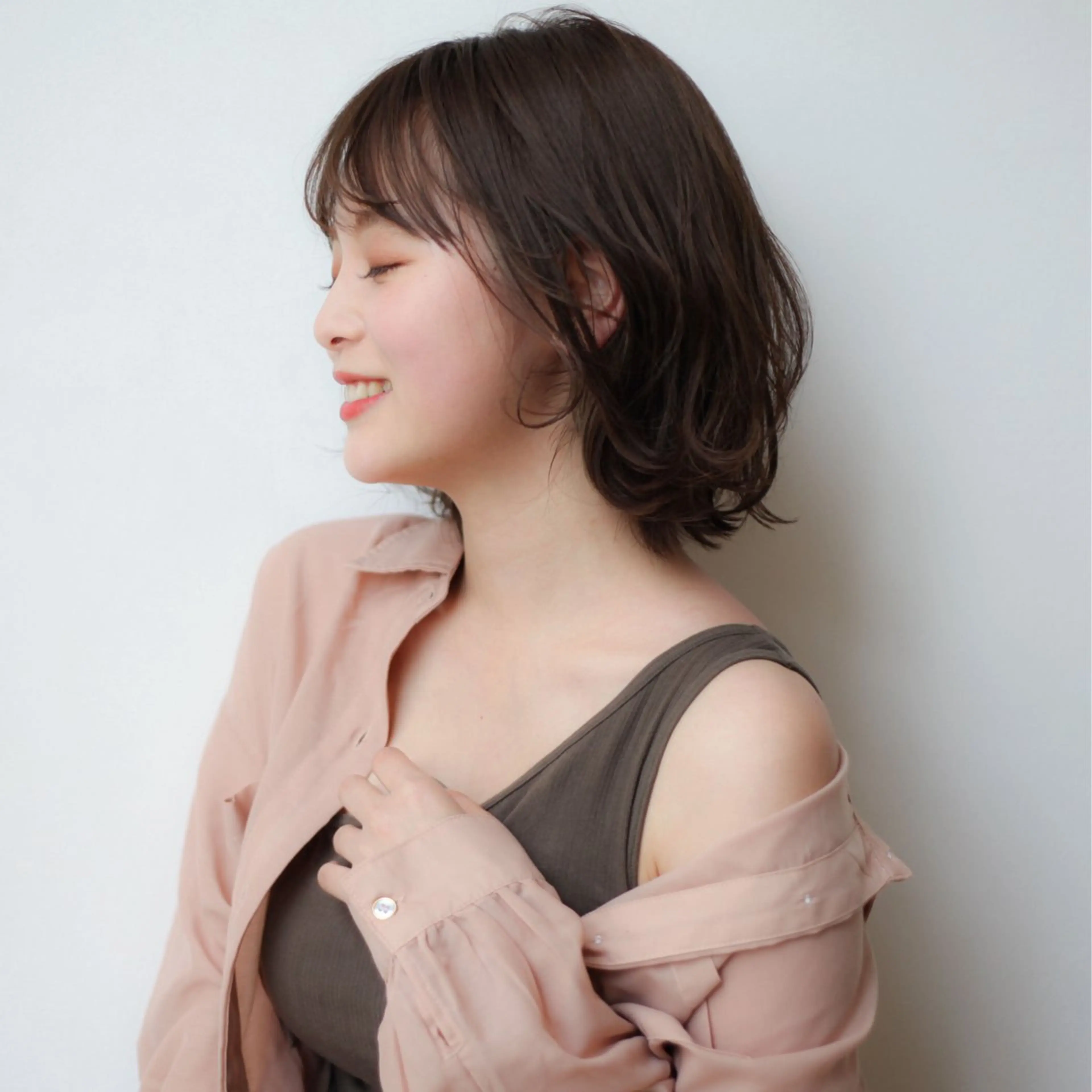 ショート カラー パーマ ヘアアレンジ ブラウンカラー グレージュ ボブ カット ヘアカラー VIVIE【ヴィヴィ】所属・髪質改善/韓国風 レイヤー/田村祐樹のヘアスタイル