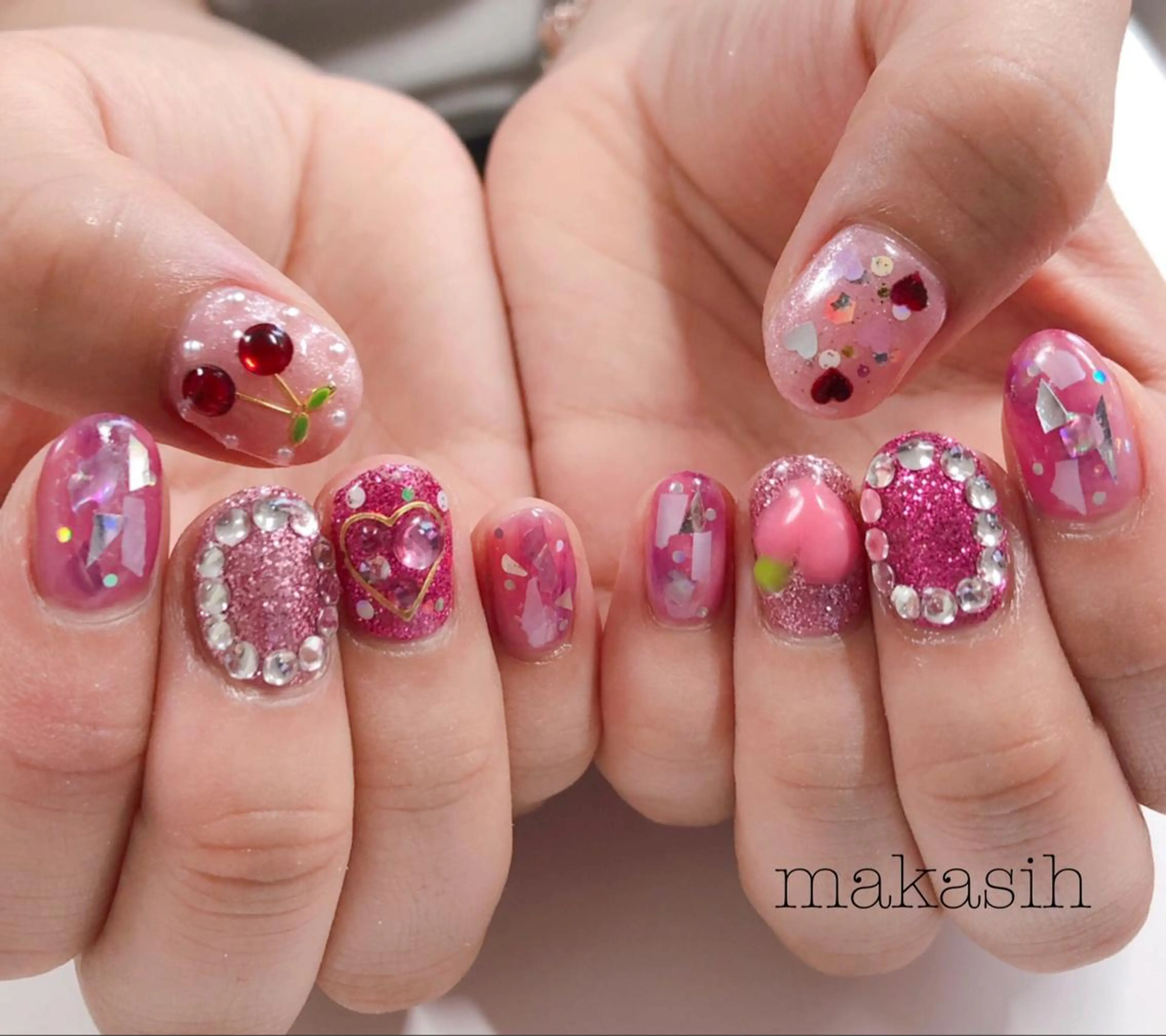 ネイル キラキラネイル 濱田 美菜子のエステ・リラクイメージ