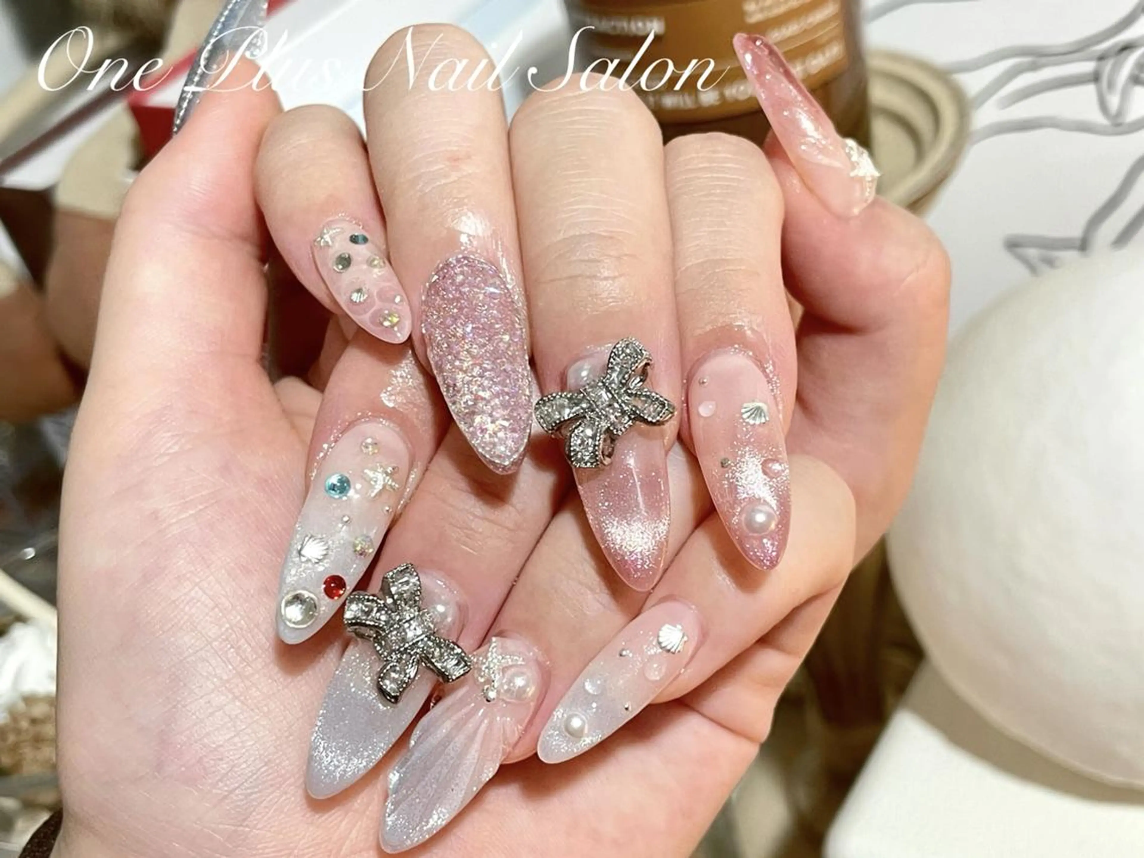 ネイル ジェルネイル キラキラネイル 韓国ネイル ラメ(グリッター) マグネットネイル One plus StudioNailのネイルデザイン