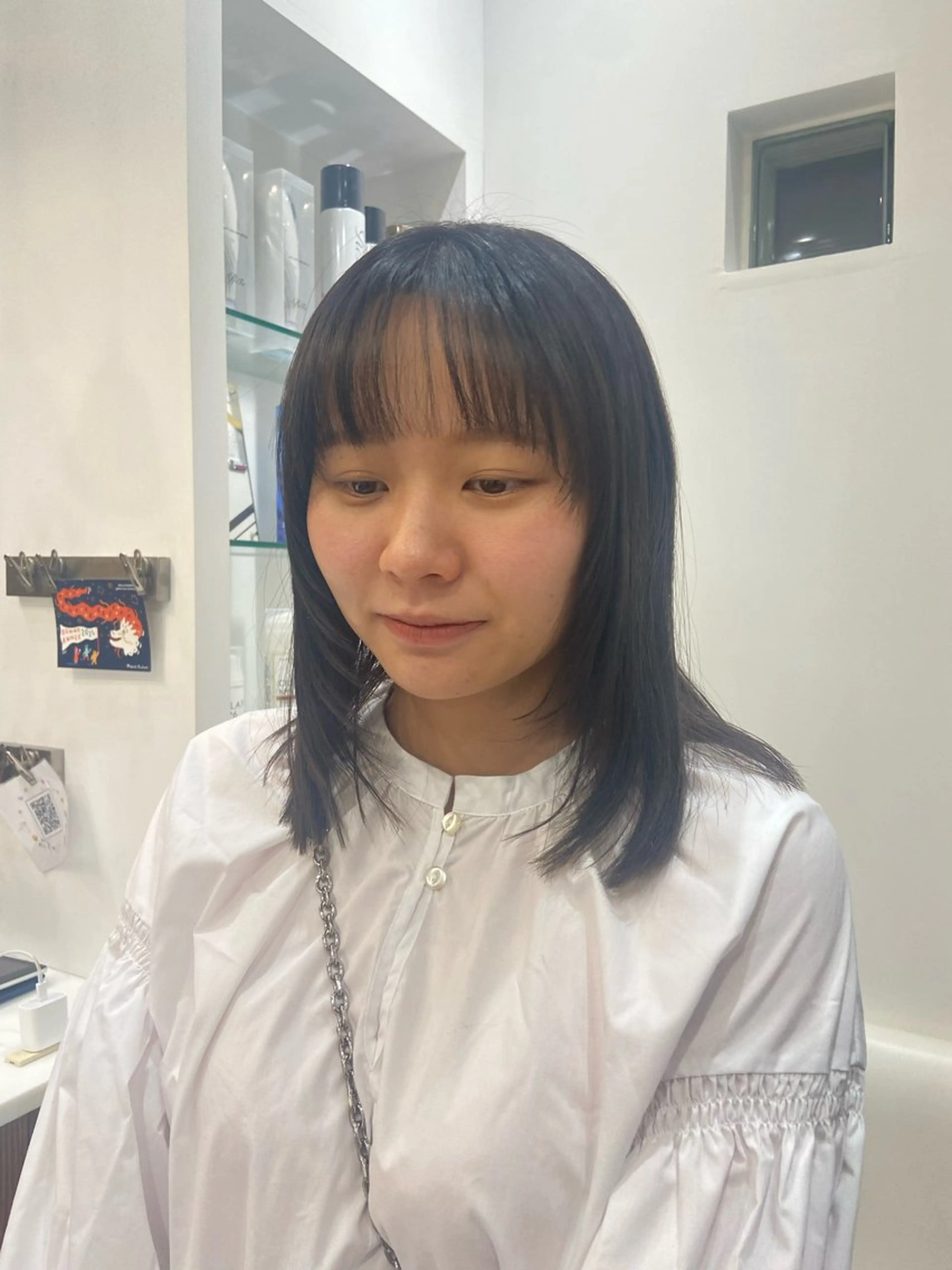 セミロング atelier doux dimanche(アトリエ・ドゥー・ディマンシュ)所属・Fukamiレイヤー 透明感カラーのヘアスタイル