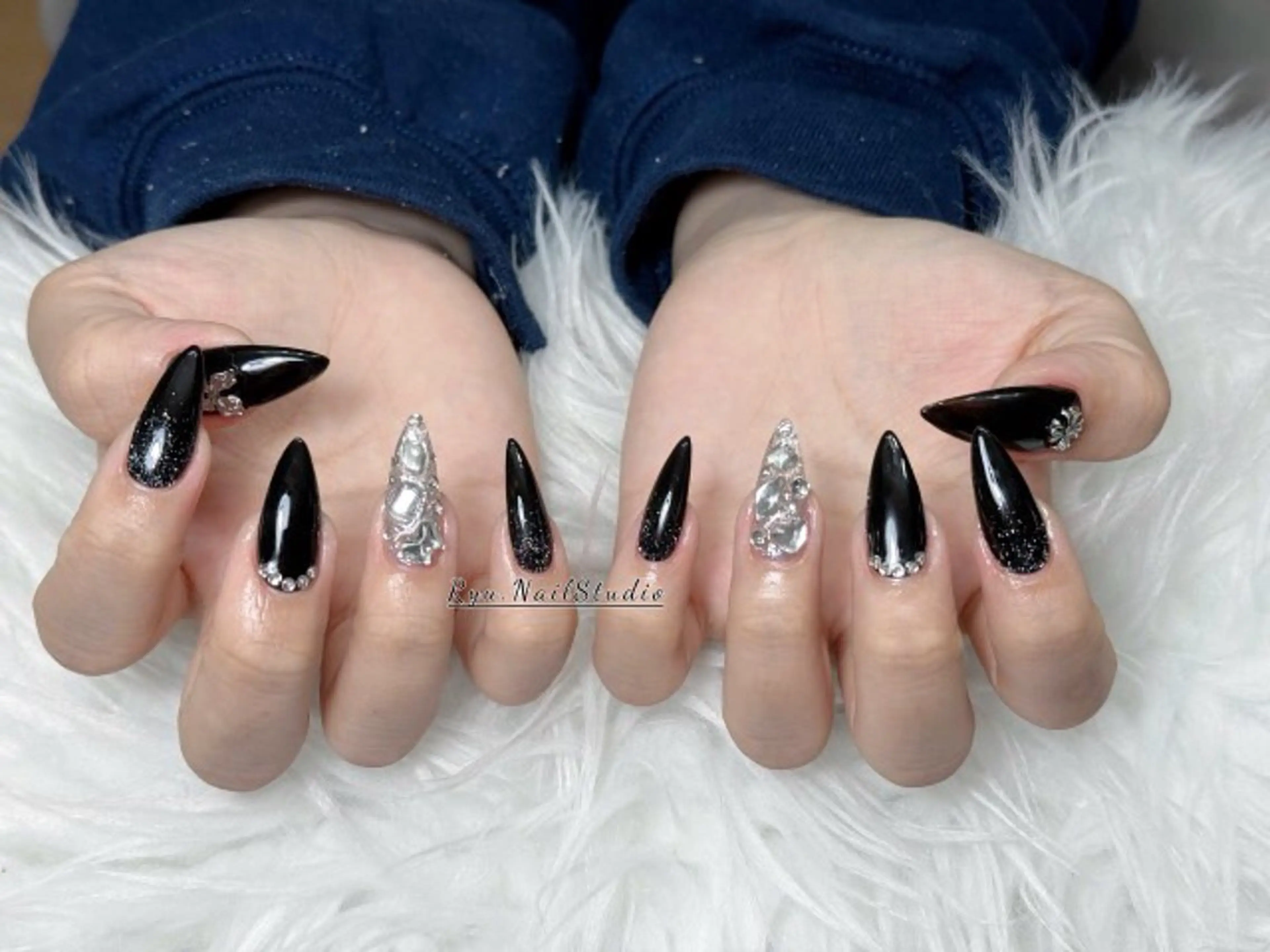 ネイル アートネイル ジェルネイル グラデーション マグネットネイル ニュアンスネイル ハンドネイル Ryu Nail Studio所属・Ryu Nail 新大久保のネイルデザイン