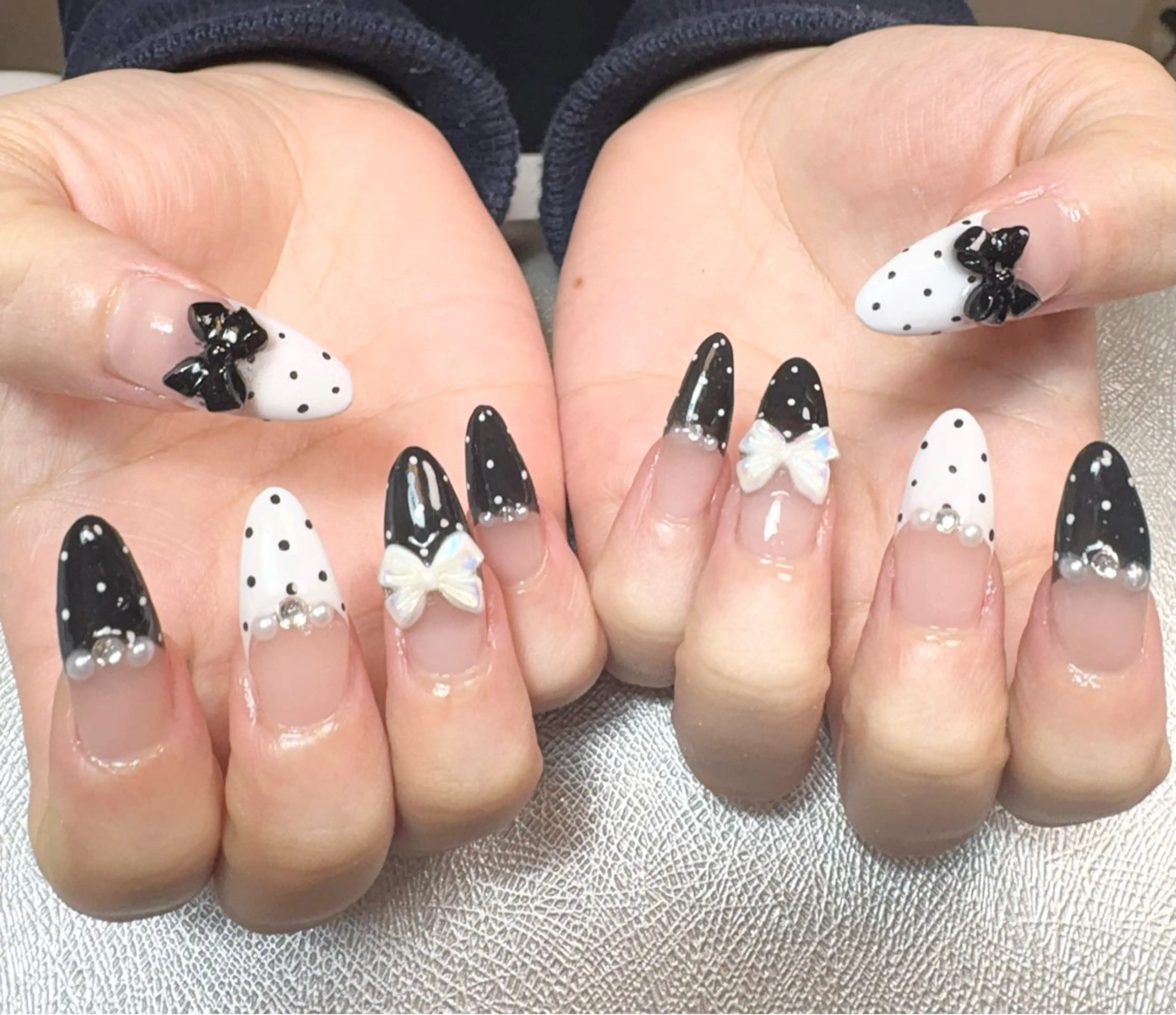 ネイル ドット フレンチネイル リボン ハンドネイル ✨韓国✨nail salonLumieのネイルデザイン