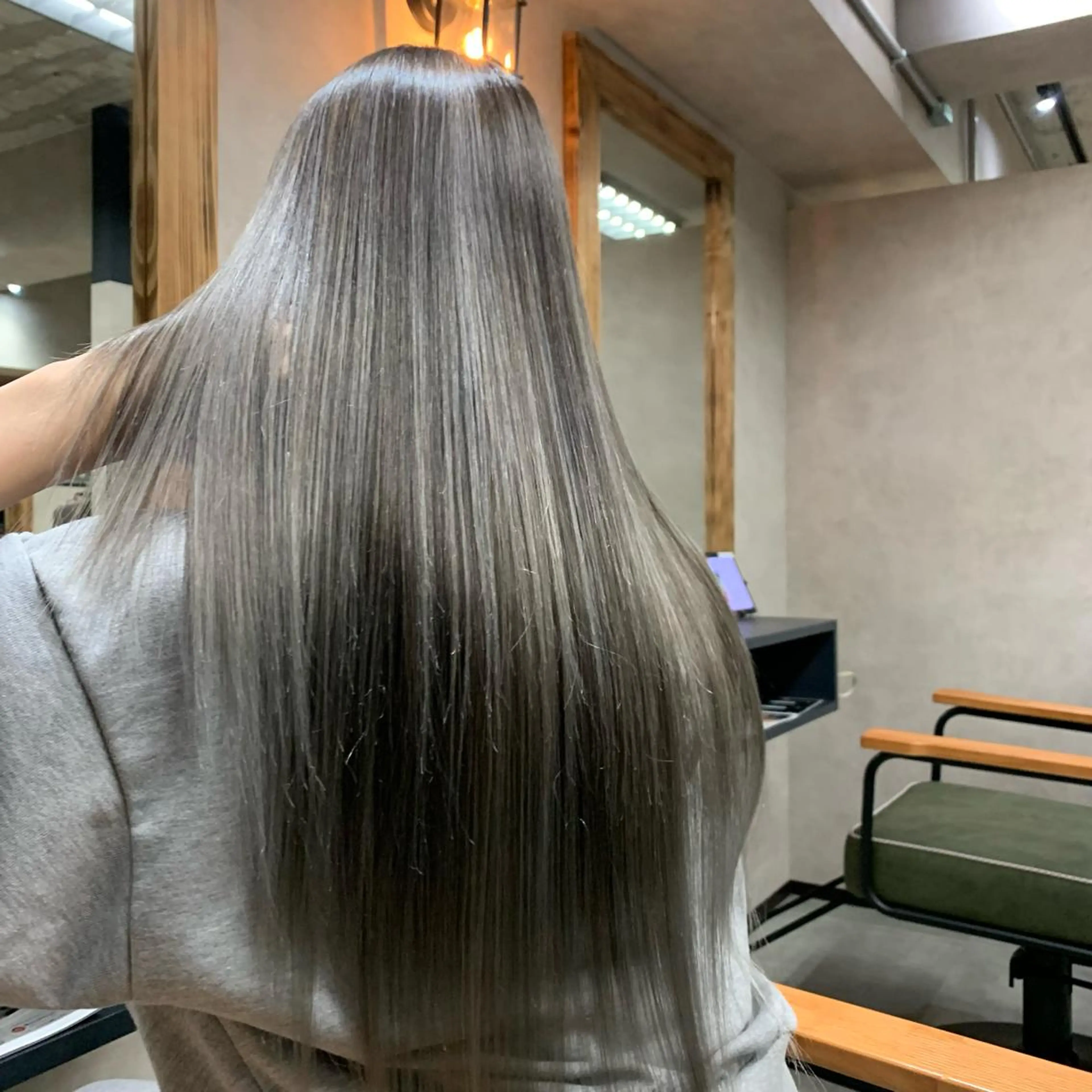 ロング カラー ヘアアレンジ グランルッソ所属・岡山× バレイヤージュカラーのヘアスタイル