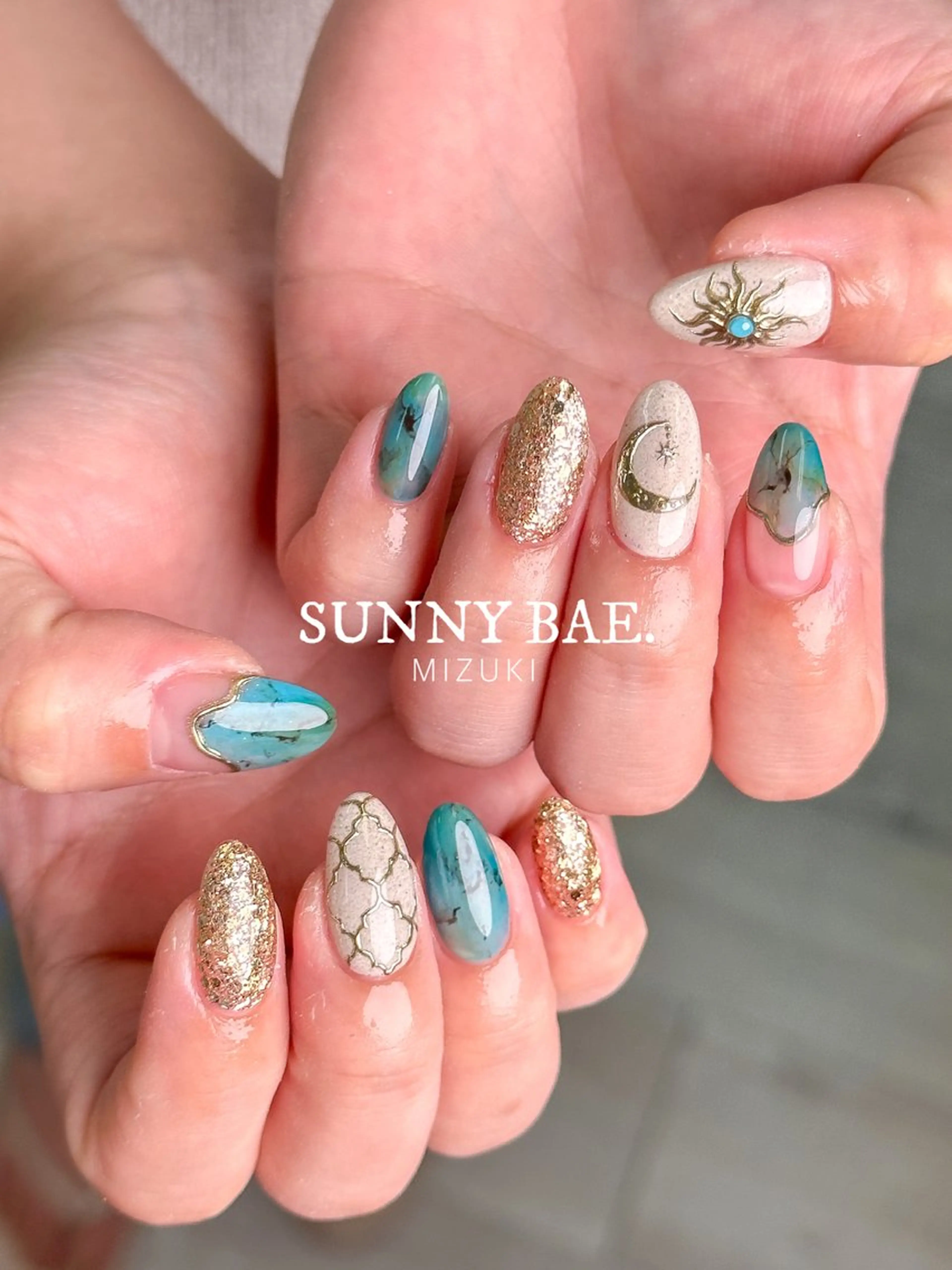 ネイル ジェルネイル グリーン ラメ(グリッター) 大理石ネイル(マーブル) ハンドネイル SUNNY BAE. 🌼MIZUKIのネイルデザイン