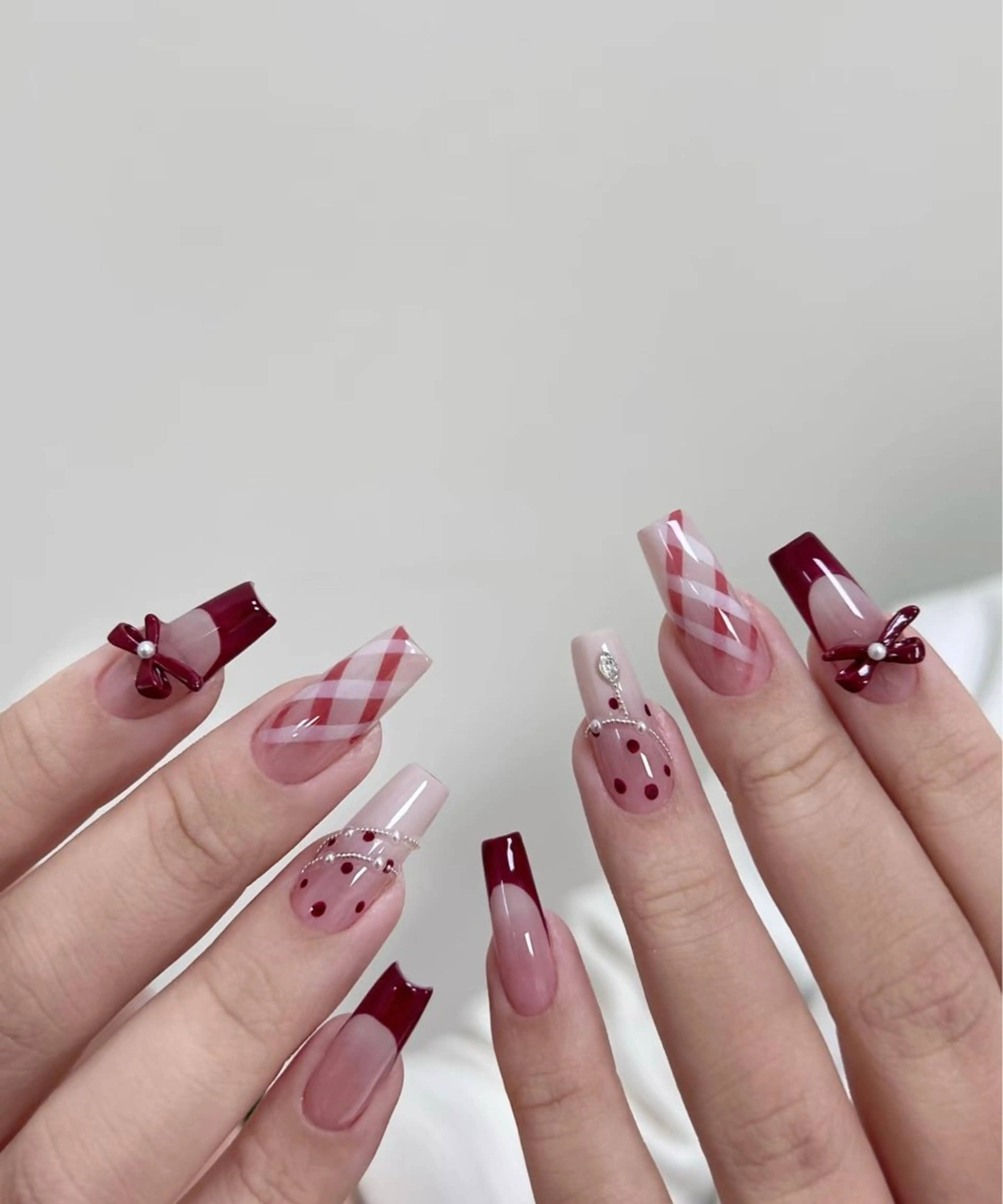 ネイル アートネイル オーロラネイル チークネイル フレンチネイル ガラスフレンチ 🎀🎀YooLi Nail Salonのネイルデザイン