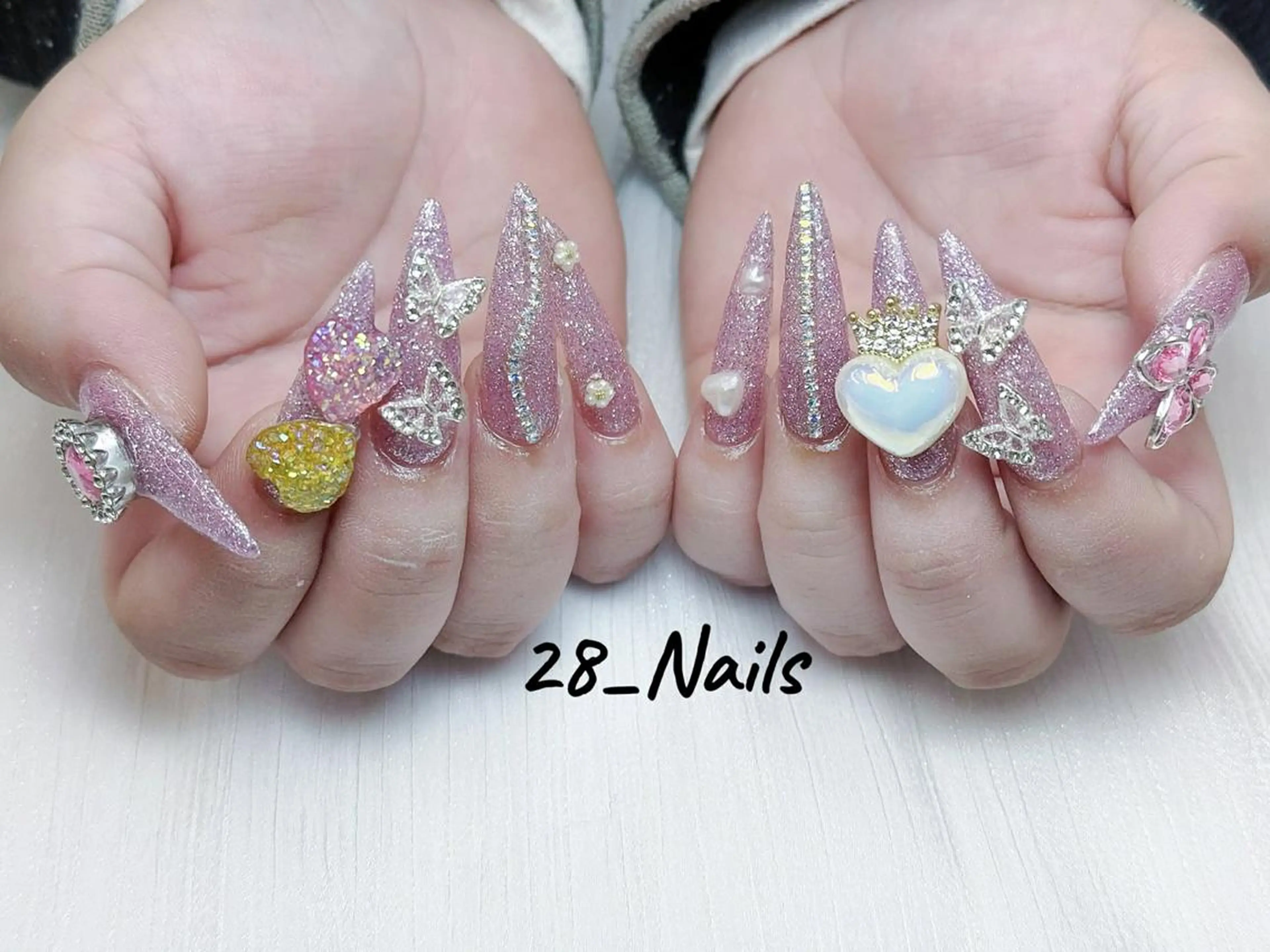 ロング ハンドネイル 28nails .thaoのネイルデザイン