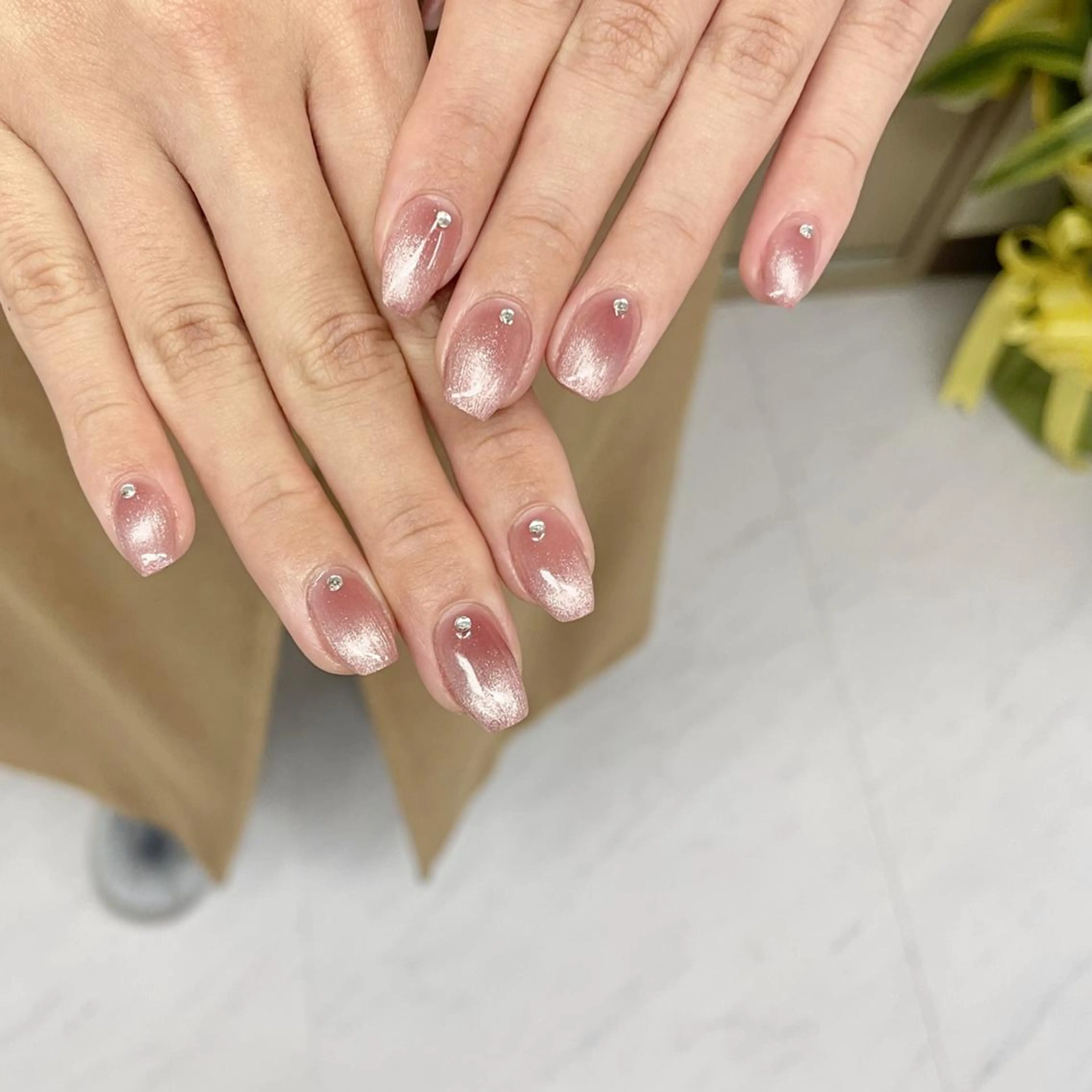 ネイル オーロラネイル チークネイル フットネイル フレンチネイル ガラスフレンチ ハンドネイル 大阪福島 韓国まつげ Sayaka🤍🐩のマツエク・マツパデザイン