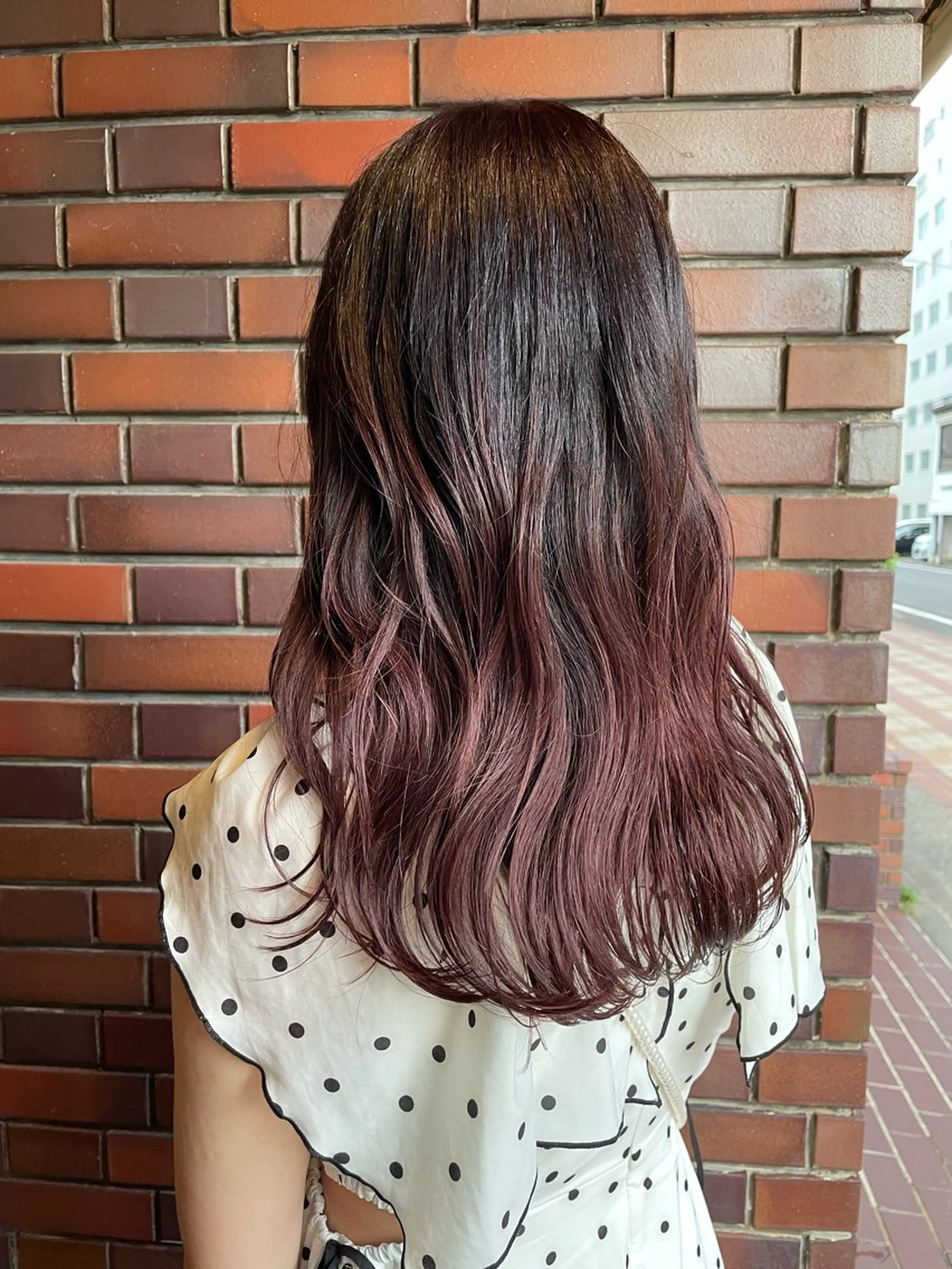 ミディアム カラー 小出 萌恵のヘアスタイル