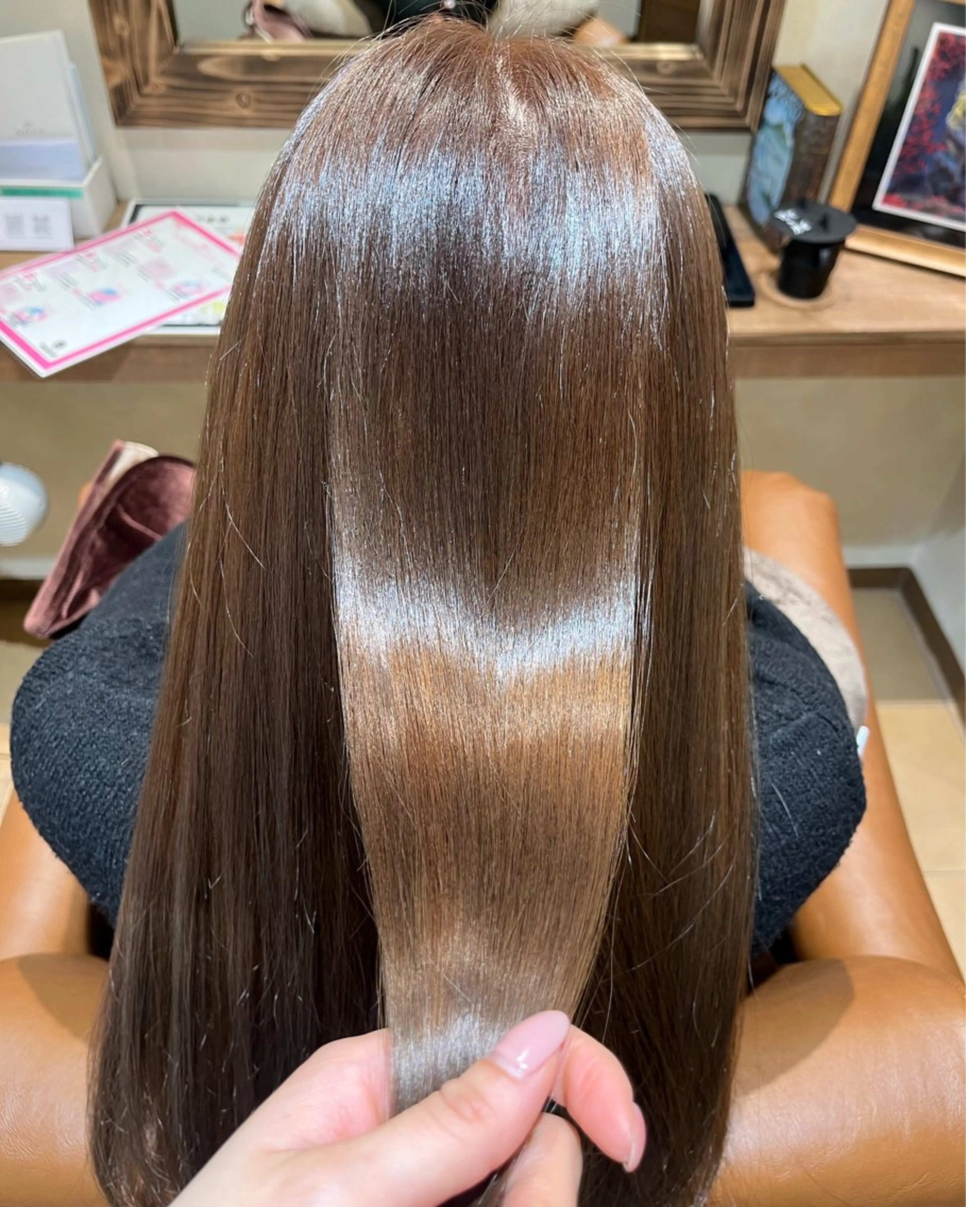 セミロング カラー ブリーチ 透明感カラー ヘアカラー end roll りんのヘアスタイル