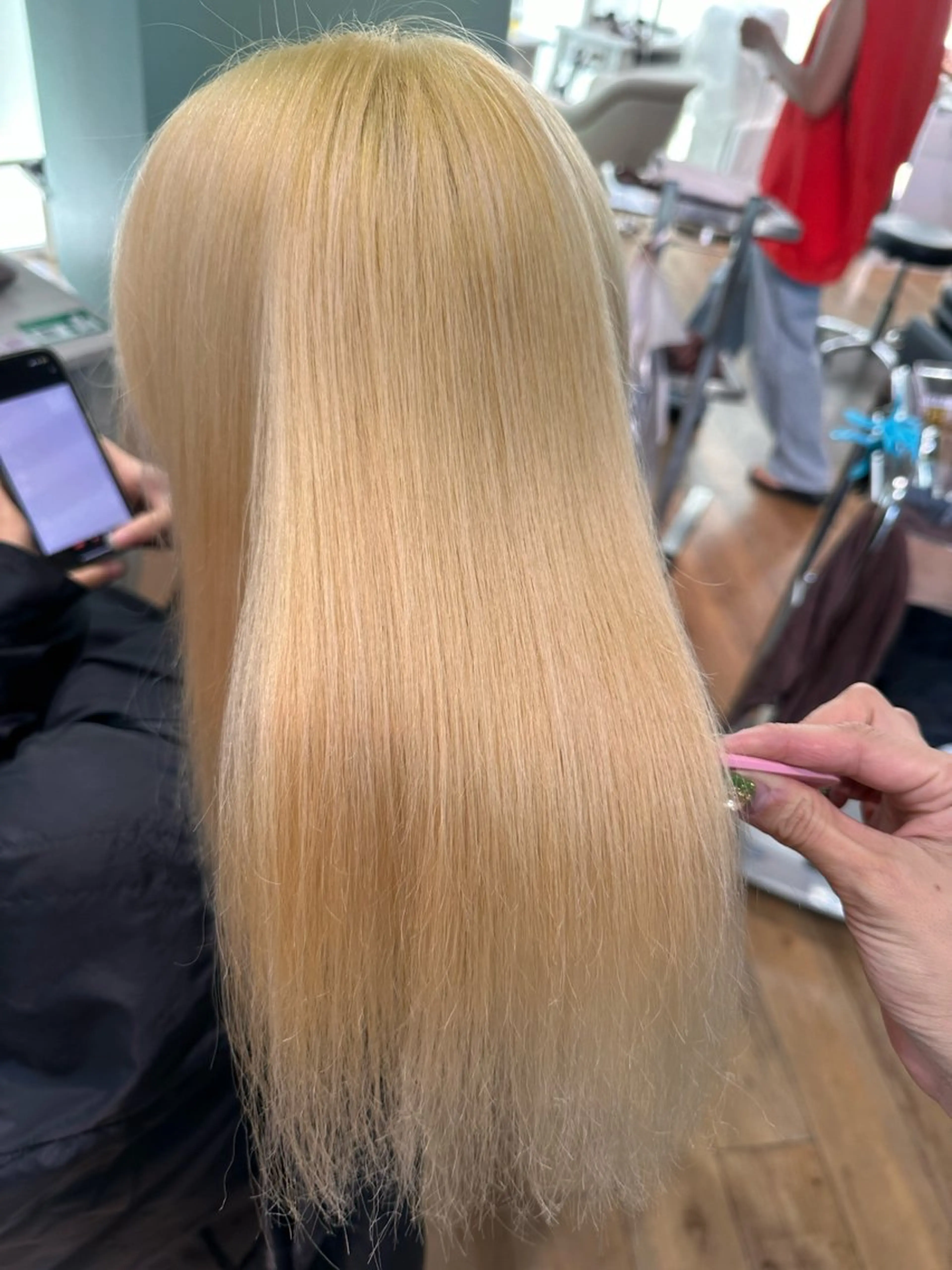 ミディアム カラー 抜きっぱなしブロンド ブロンド ヘアカラー トリートメント 🧸プルエクステ❤︎ ネイルKAO🧸のヘアスタイル