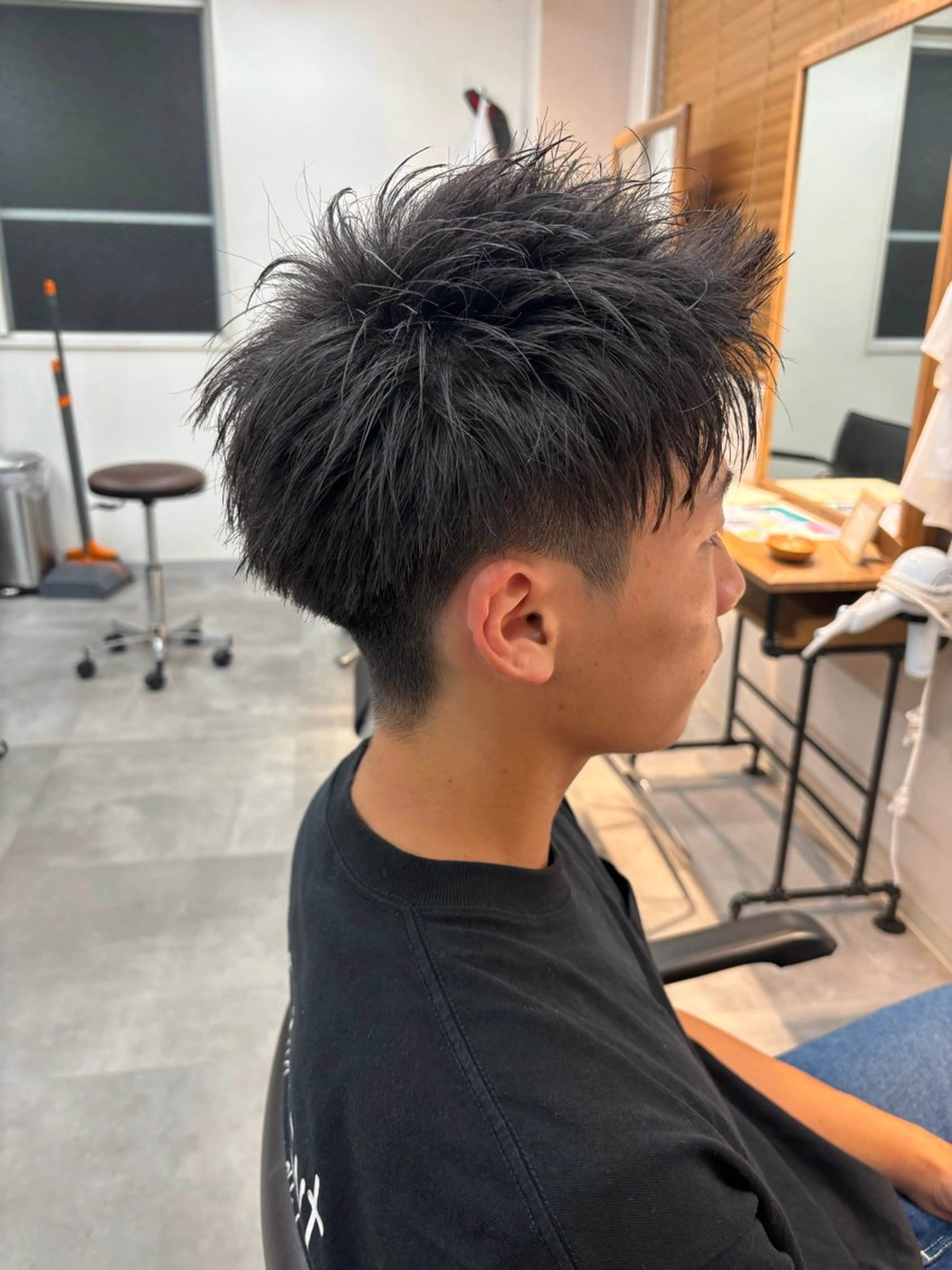 メンズ アップバング メンズショート カット フェザーパーマ/韓国 /メンズカット保立のヘアスタイル