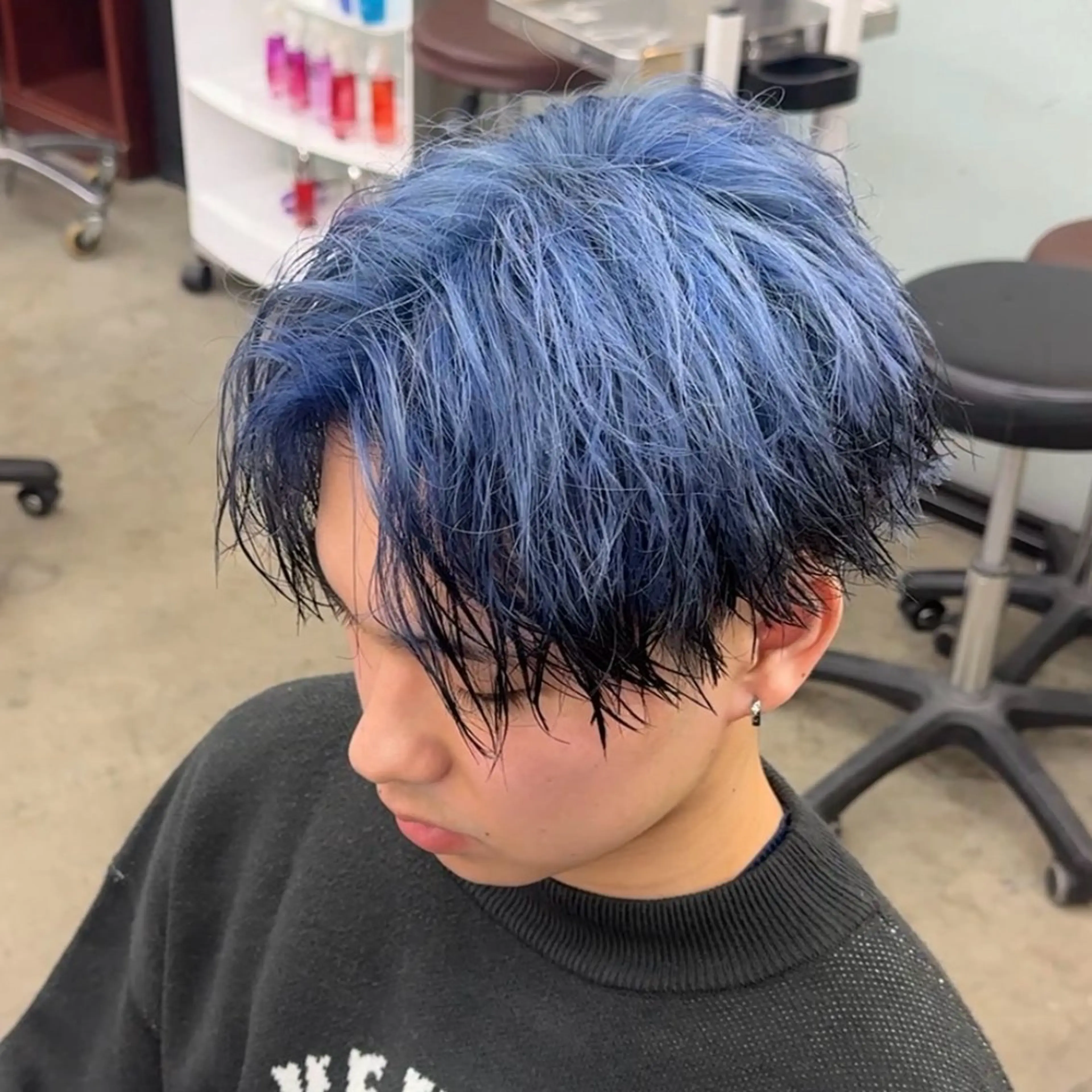 ショート カラー メンズ ブルーカラー カット ヘアカラー SALOWIN吉祥寺suite所属・メンズカラー指名率 1位🌈koikeのヘアスタイル