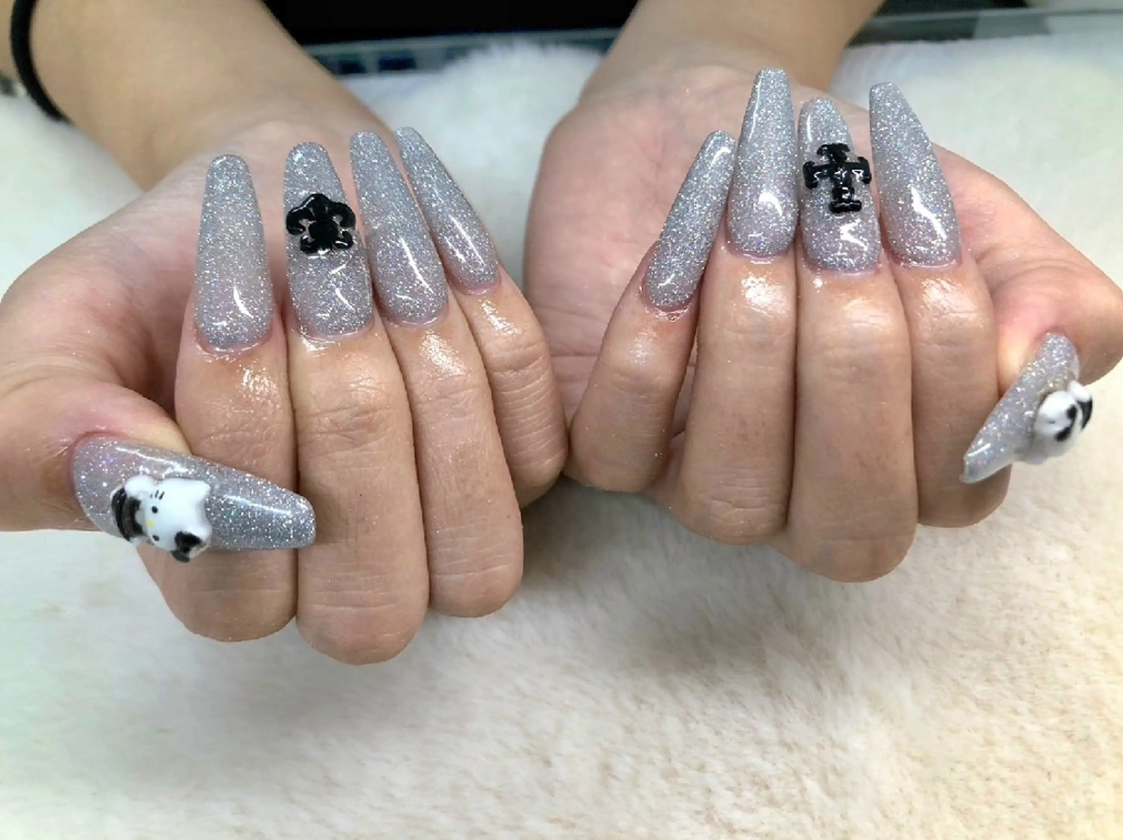 ネイル フラッシュネイル ロングネイル シルバー スーパーロングネイル ハンドネイル 心斎橋Salon Epokkuのネイルデザイン