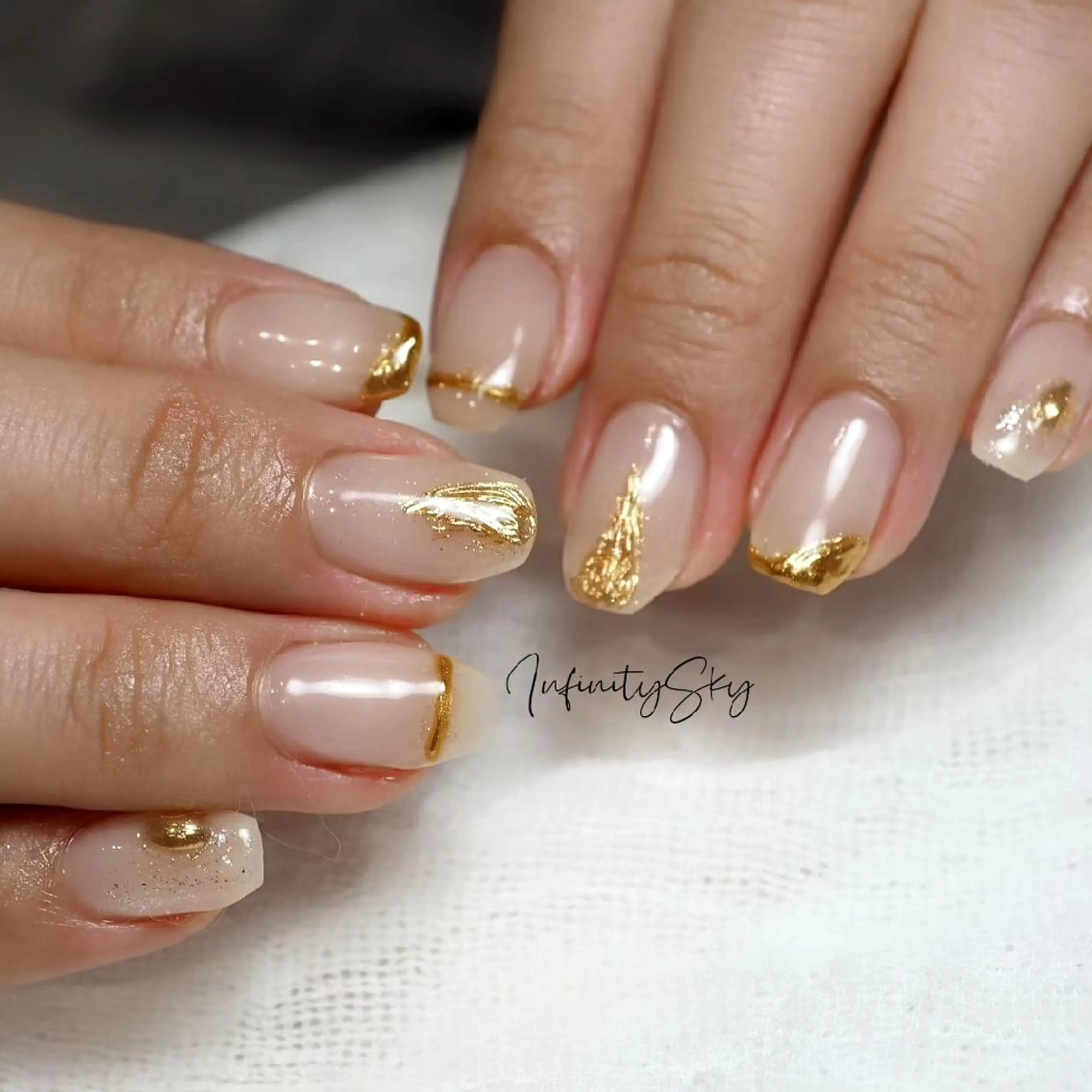 ネイル ミラーネイル infinity skyのネイルデザイン