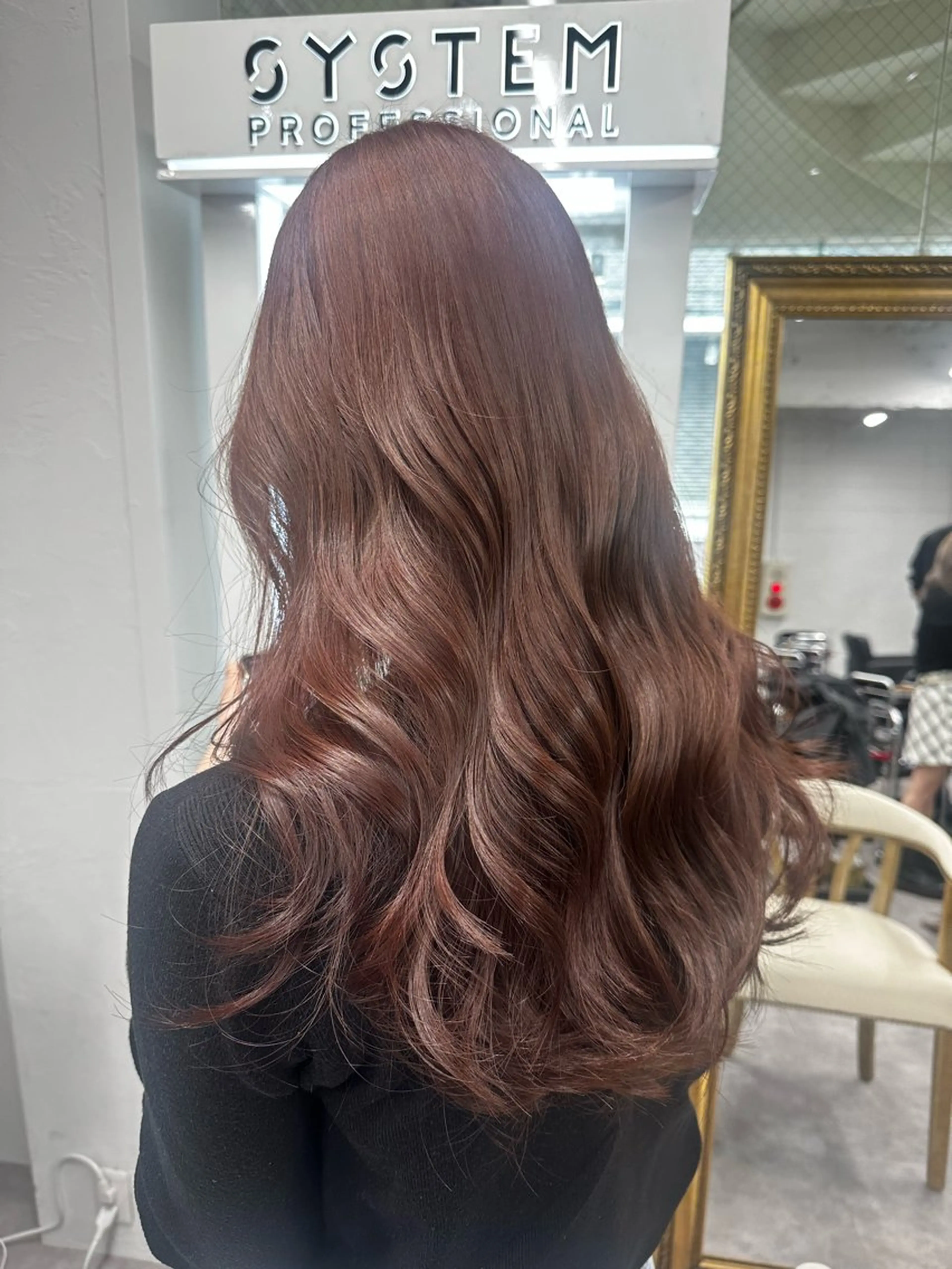 ロング ピンクラベンダー riah  【リア】所属・瀧優華白髪ぼかし 大人レイヤーのヘアスタイル