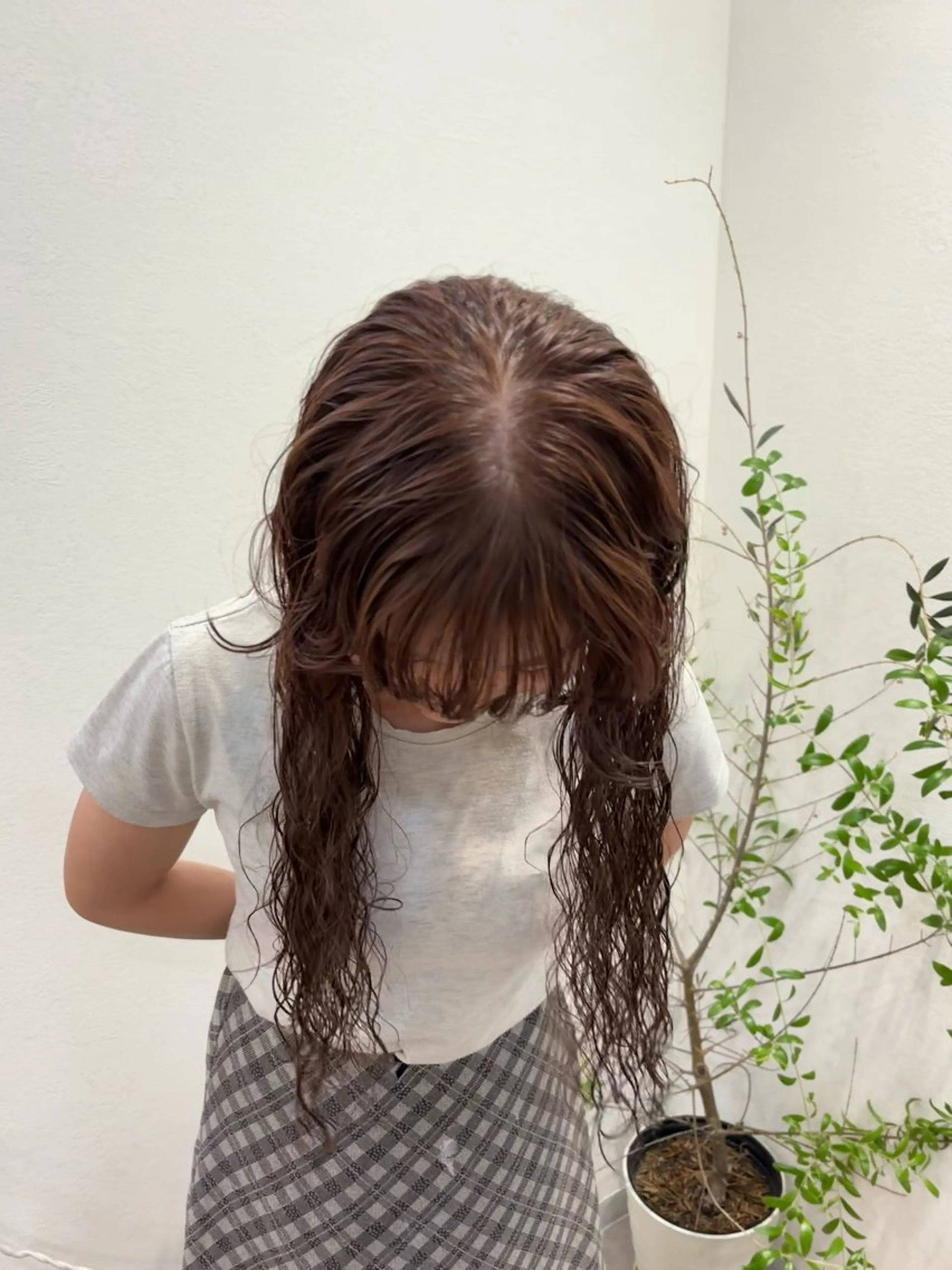 ロング カラー パーマ ベージュカラー ブラウンカラー ブラウンベージュ カット ヘアカラー anna/ラフパーマ /くすみベージュのヘアスタイル