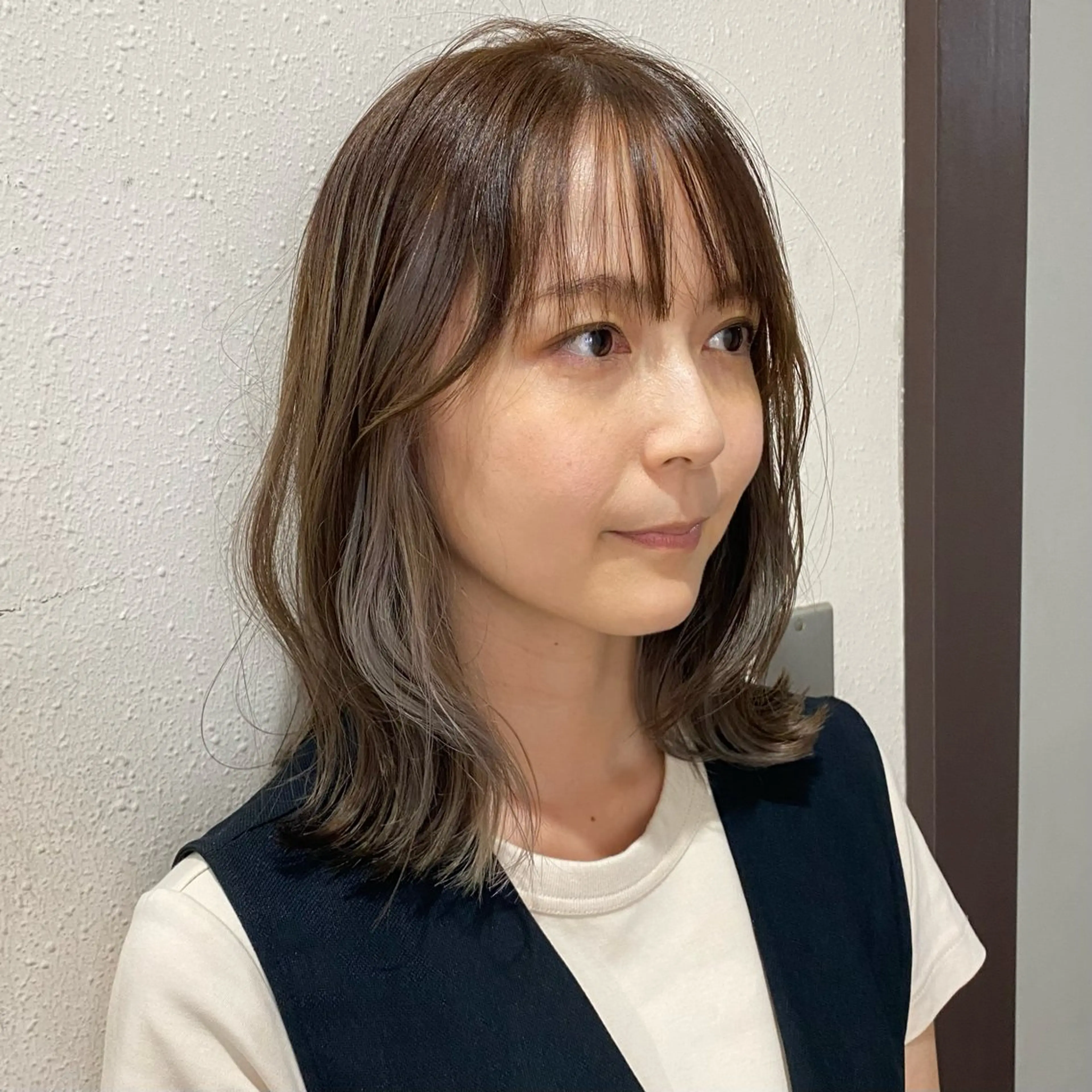 ミディアム ヘアカラー トリートメント 肌馴染みくすみカラー 花房 佑夏のヘアスタイル