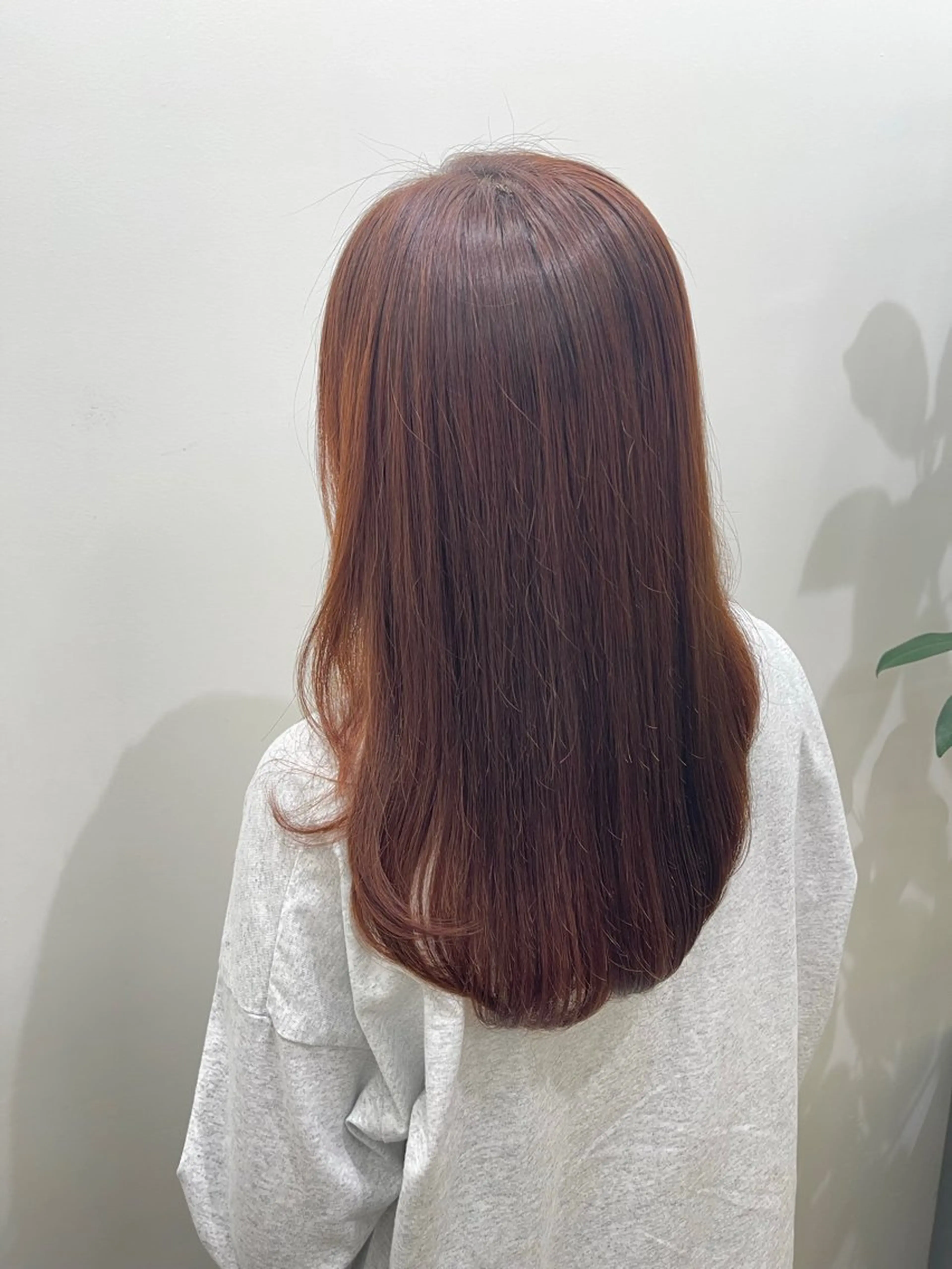 セミロング レイヤーカット 蜂須賀🐝縮毛矯正 ストレートパーマのヘアスタイル