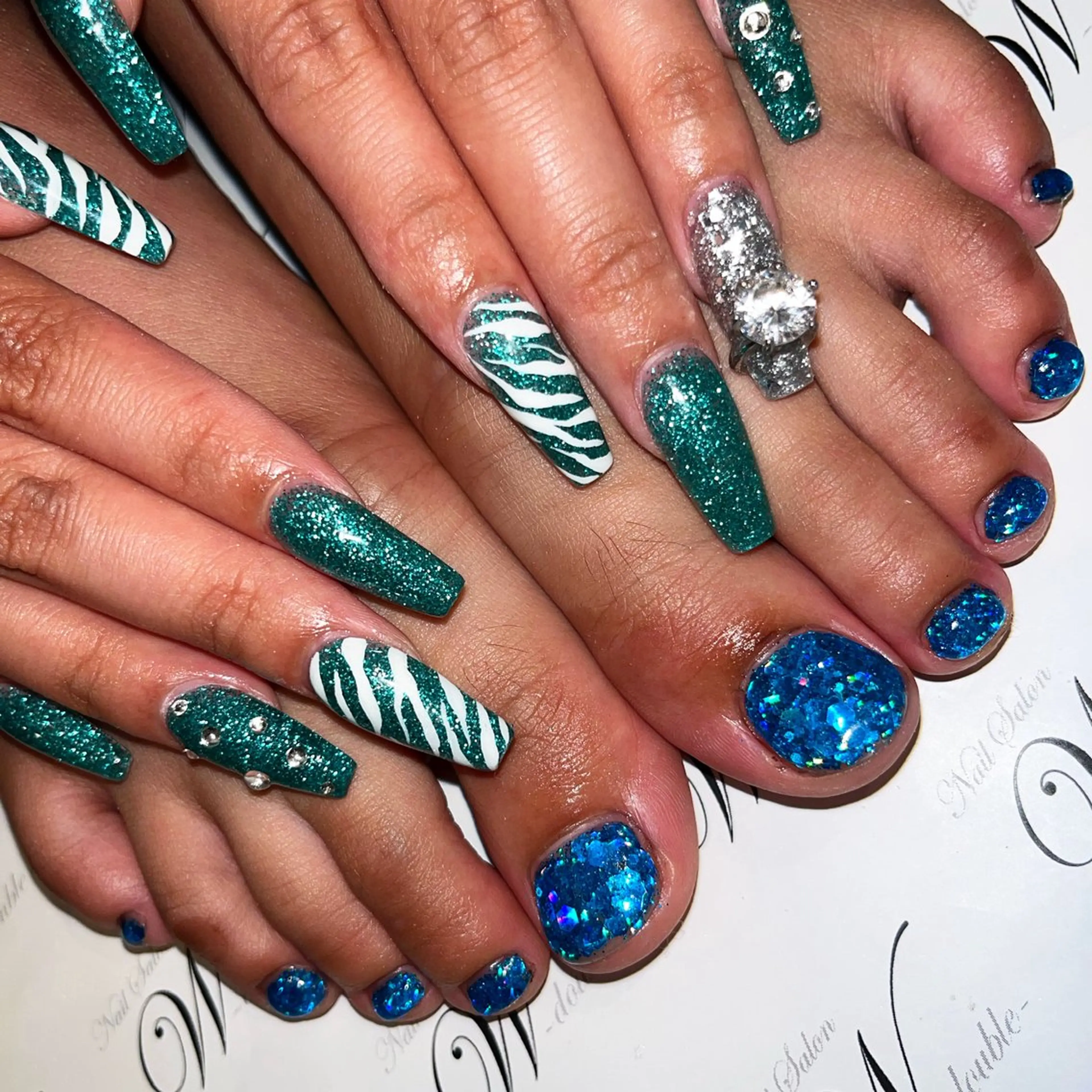 ロング ロング ハンドネイル ネイルサロン ダブルのネイルデザイン