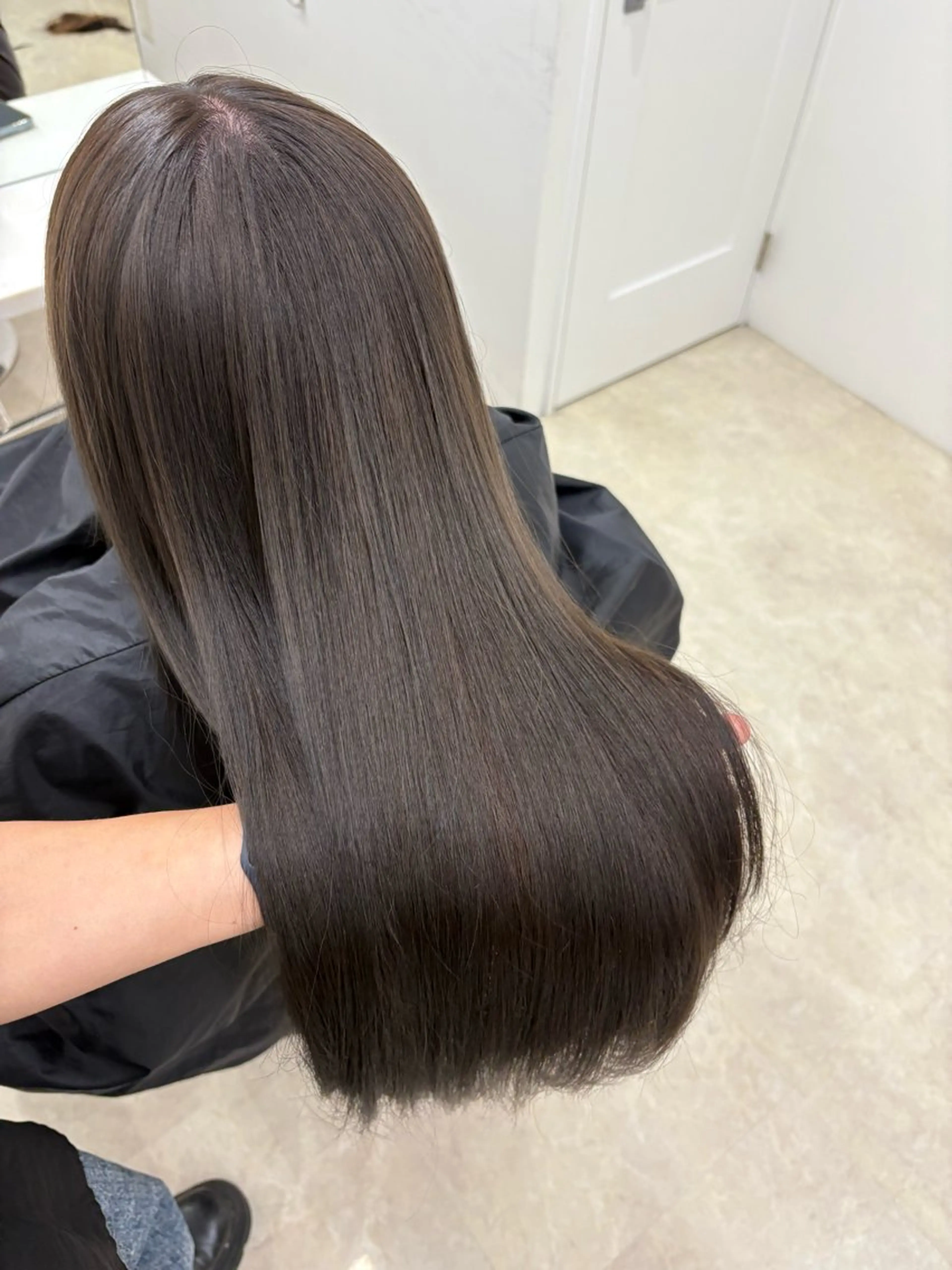 ロング カラー カット ヘアカラー トリートメント ヘアセット 新宿/韓国ヘア/ 髪質改善ストレートのヘアスタイル