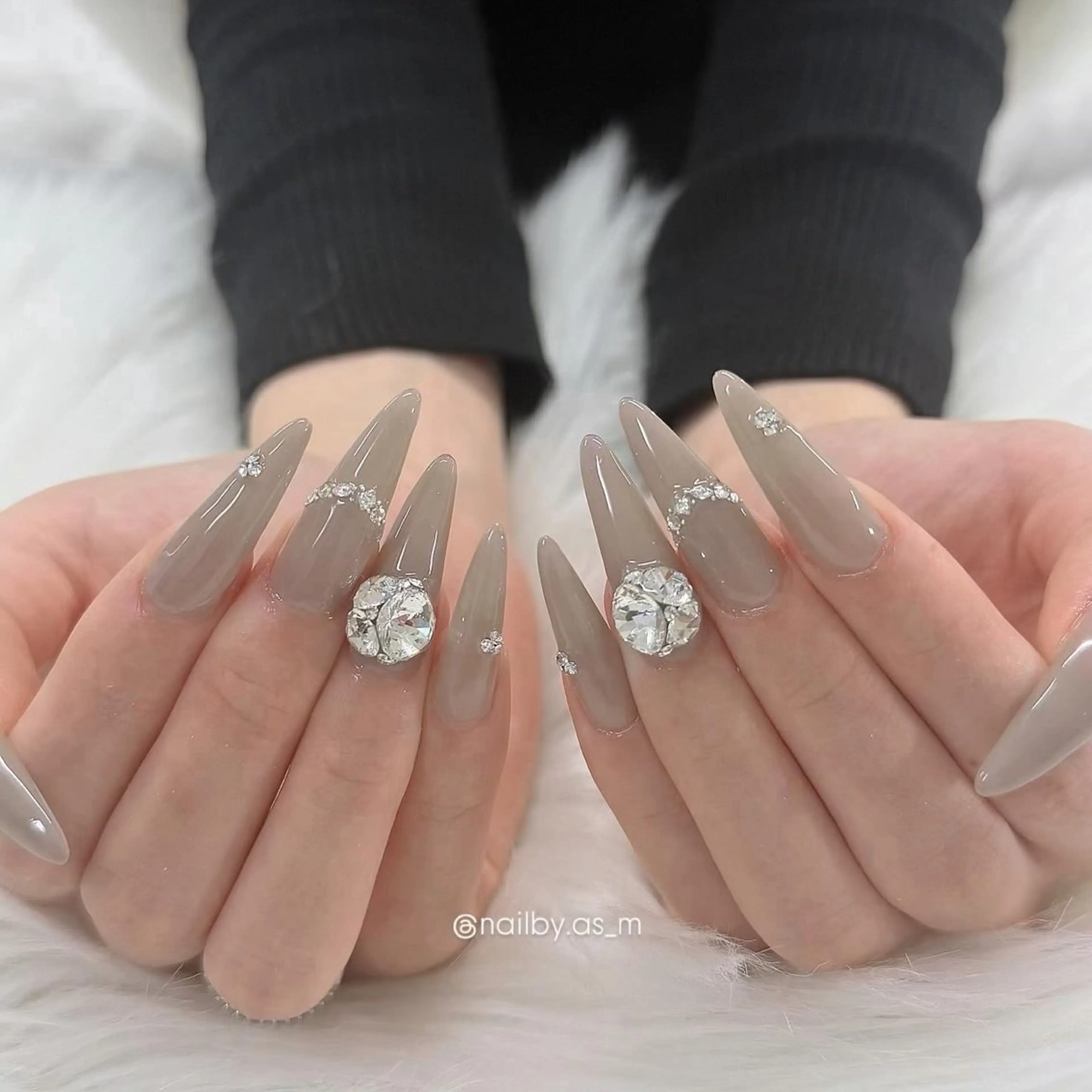 ネイル MARU Nail Salon所属・落合 明日美のネイルデザイン