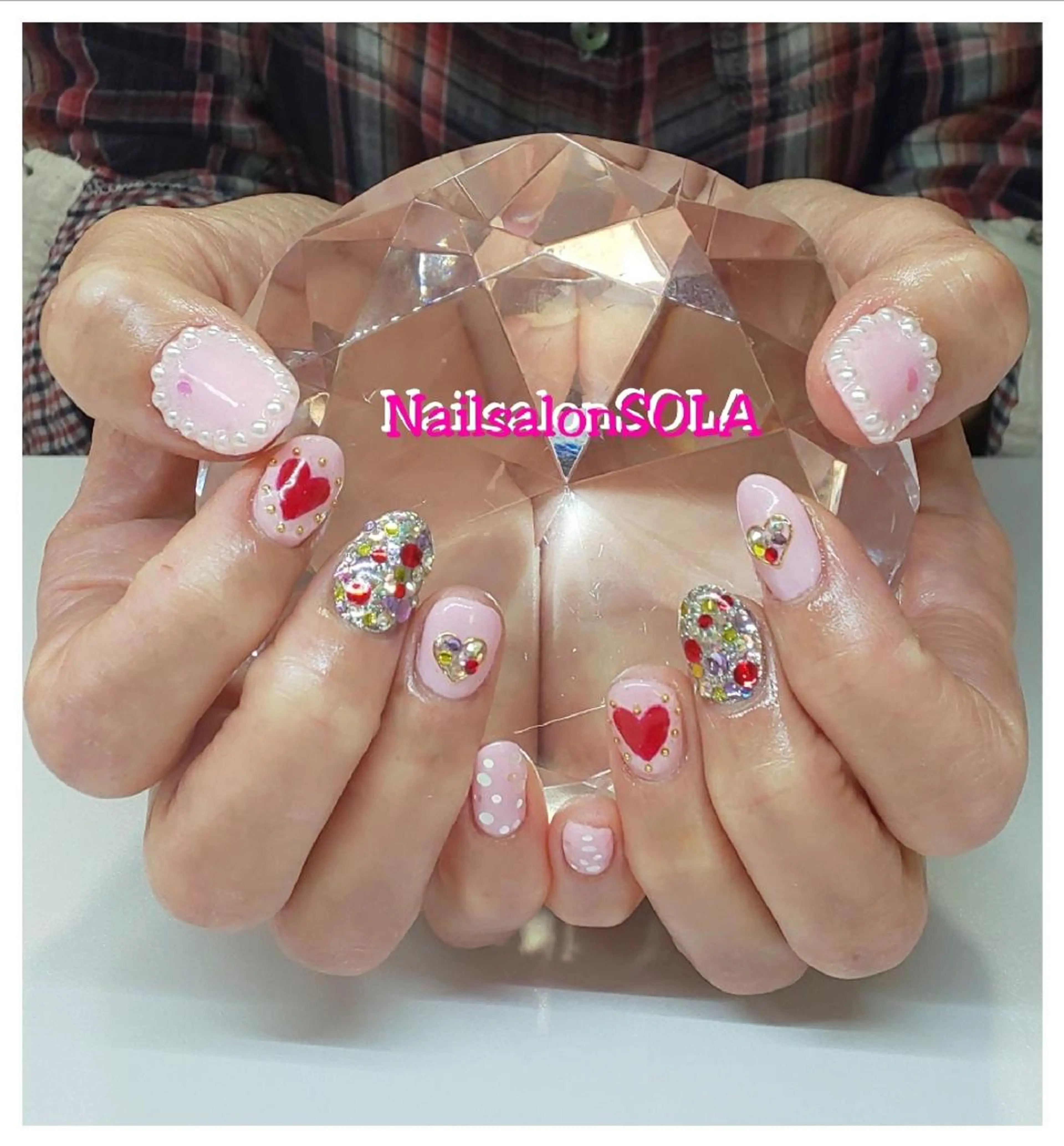 ネイル ハート ピンク ストーンネイル バレンタイン ハンドネイル 田代 夏子のネイルデザイン