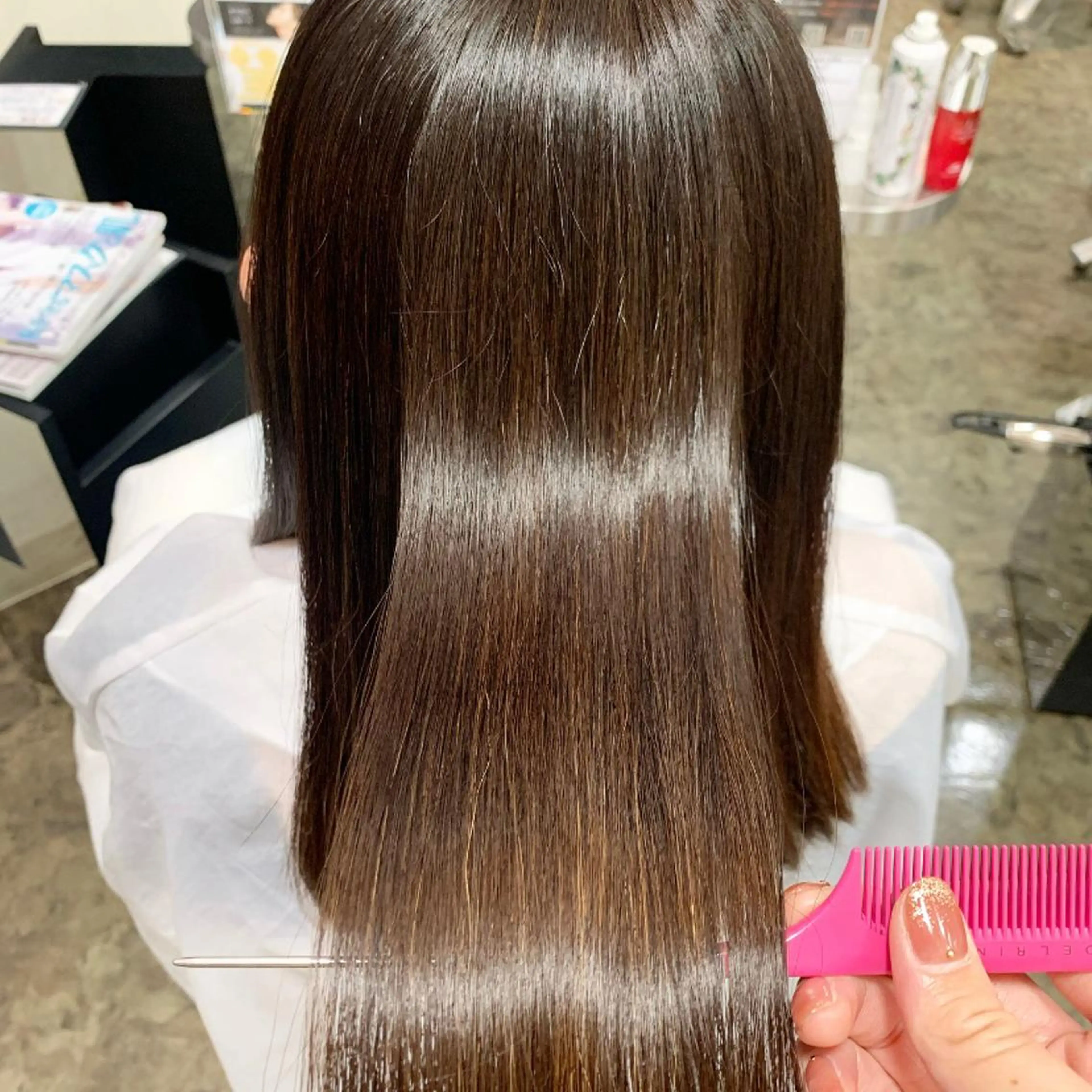 セミロング 縮毛矯正 池本 梨奈のヘアスタイル