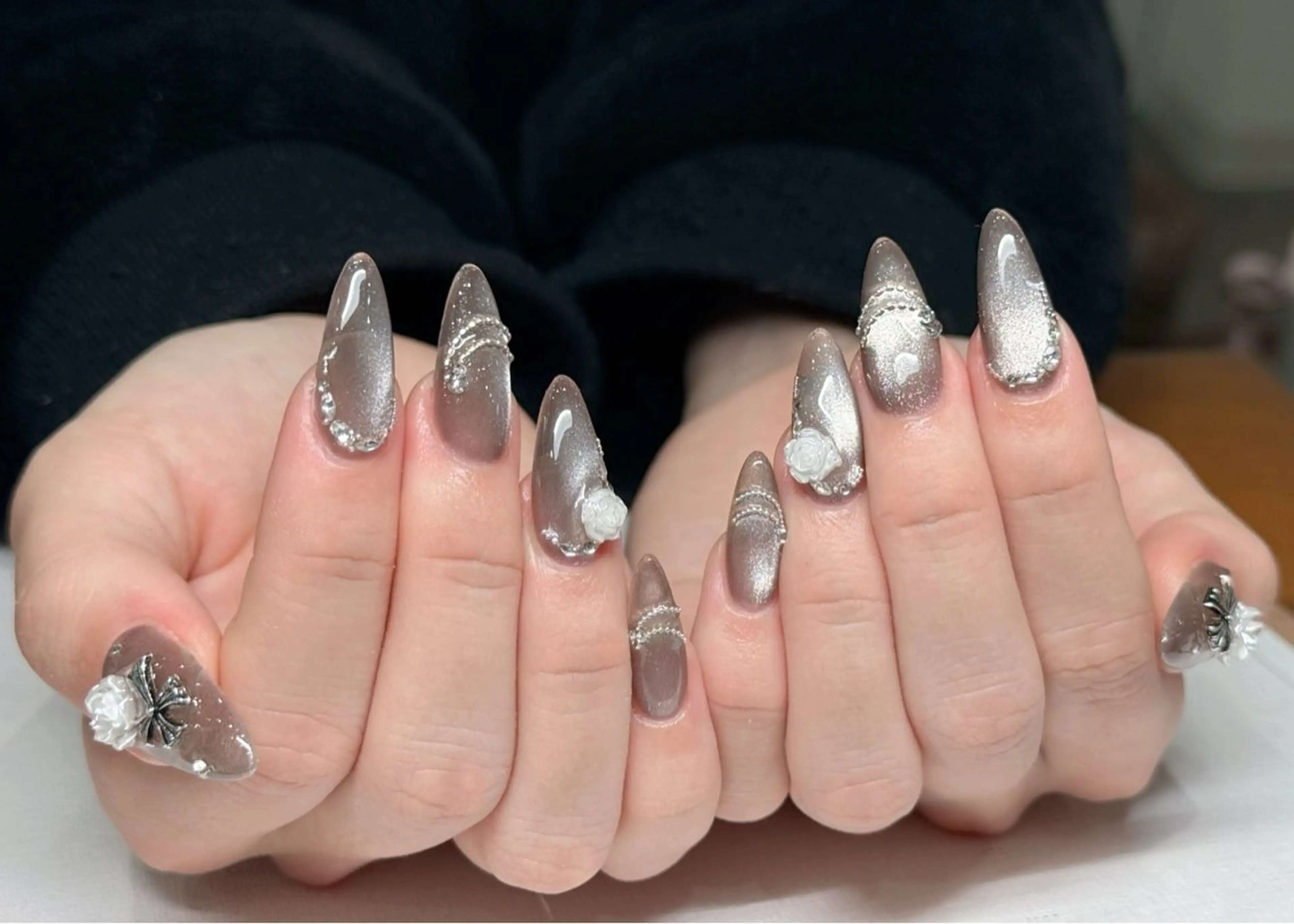 ネイル アニマル柄 ボルドー ブラウン フレンチネイル ゴールド ハンドネイル MILO 168 池袋のネイルデザイン