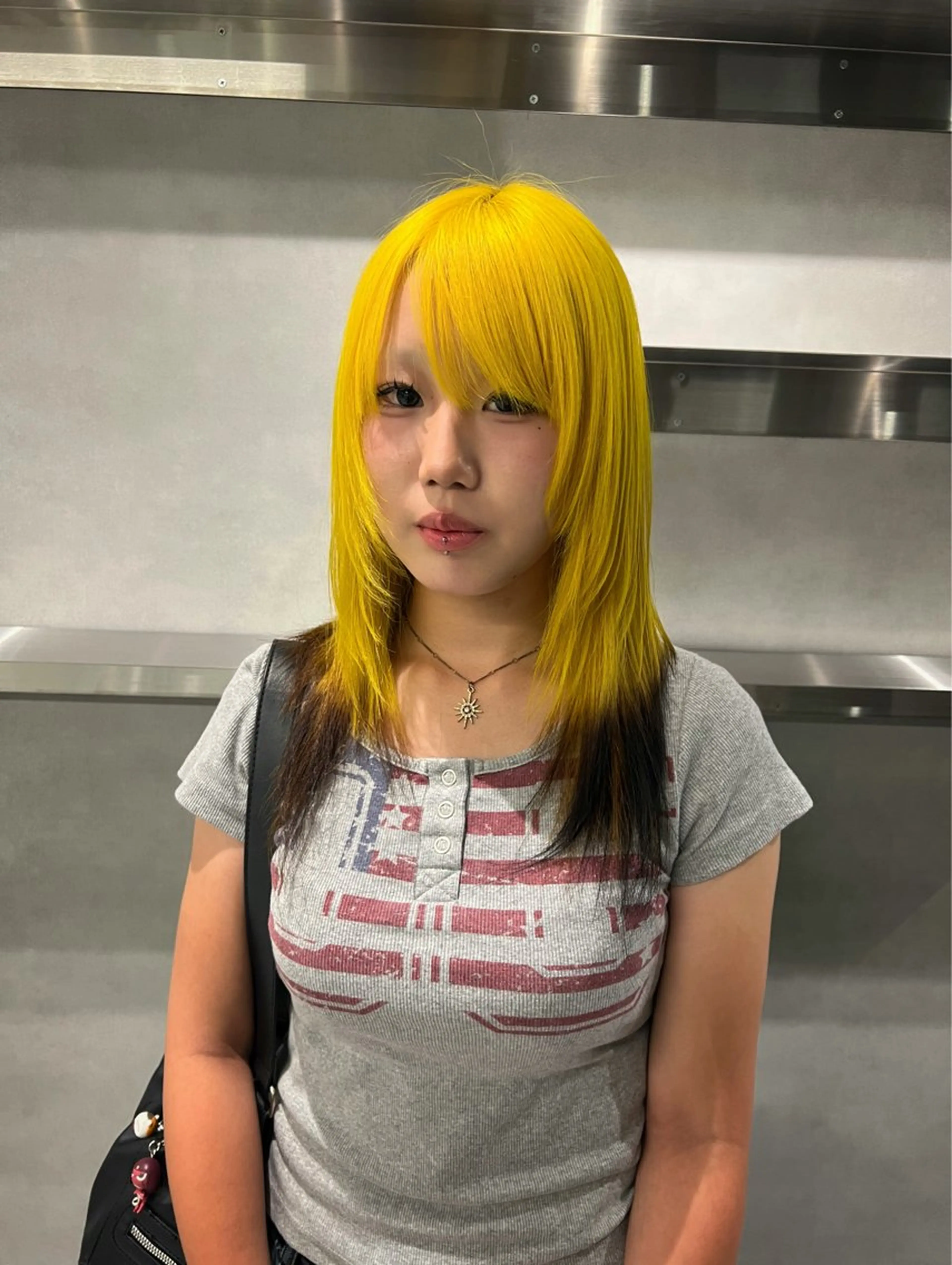 ミディアム イエローカラー ヘアカラー デザイン🥇複雑履歴 ハイトーン特化のヘアスタイル