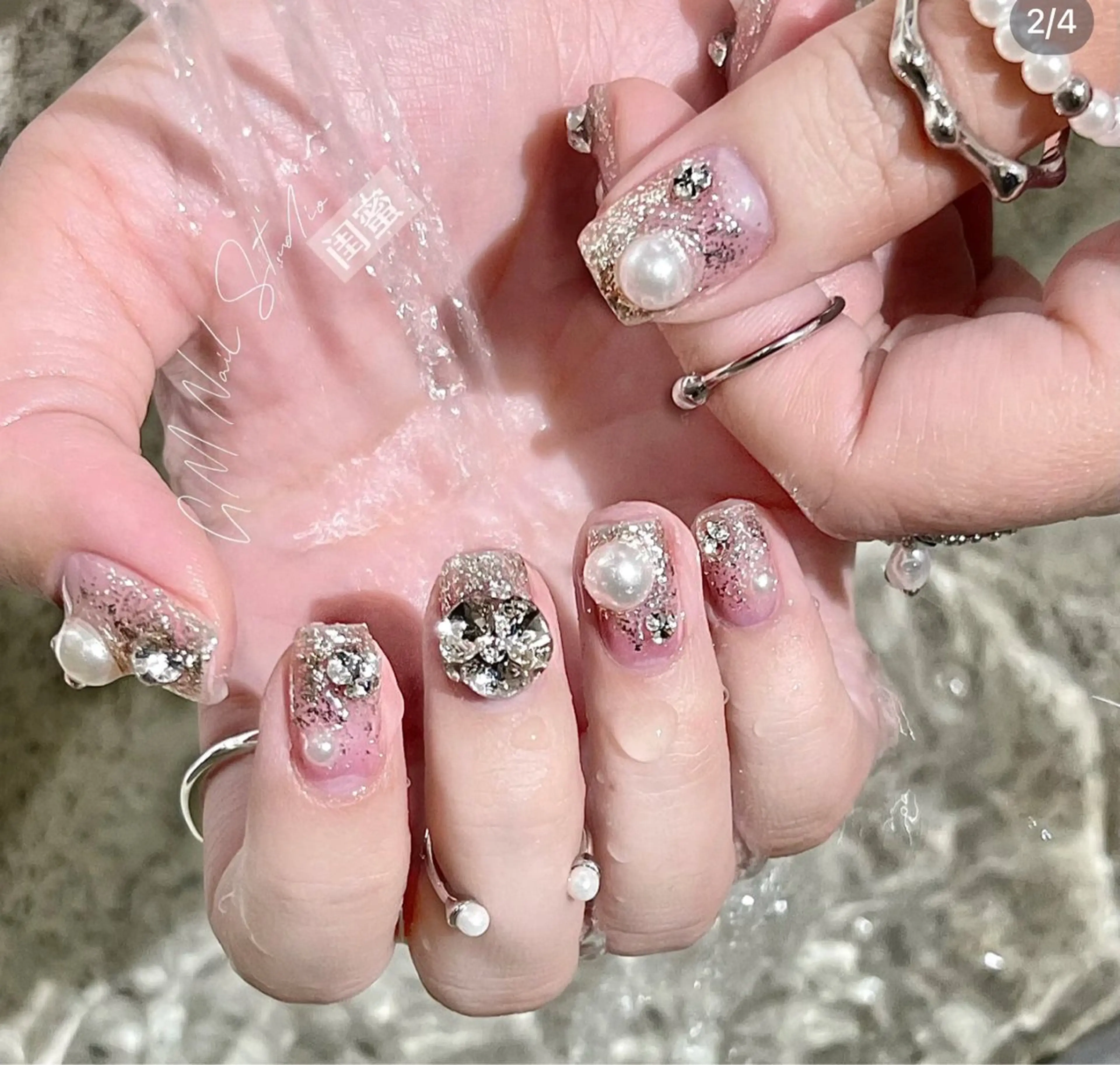 ネイル フレンチネイル グラデーション キラキラネイル 韓国ネイル マグネットネイル ハンドネイル 🎀🎀YooLi Nail Salonのネイルデザイン