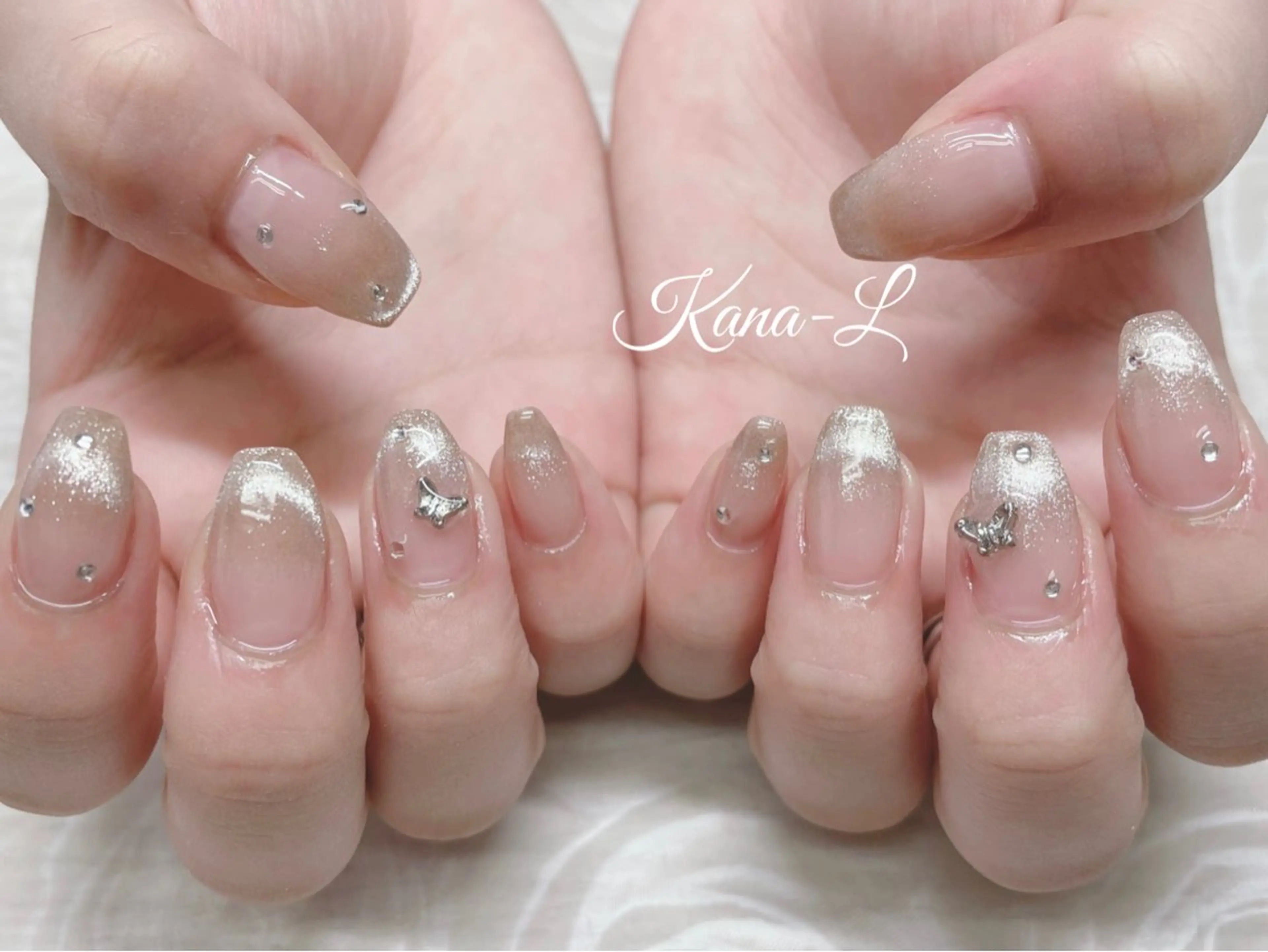 ネイル フレンチネイル ジェルネイル 韓国ネイル ラメ(グリッター) マグネットネイル 芦辺 香奈のネイルデザイン