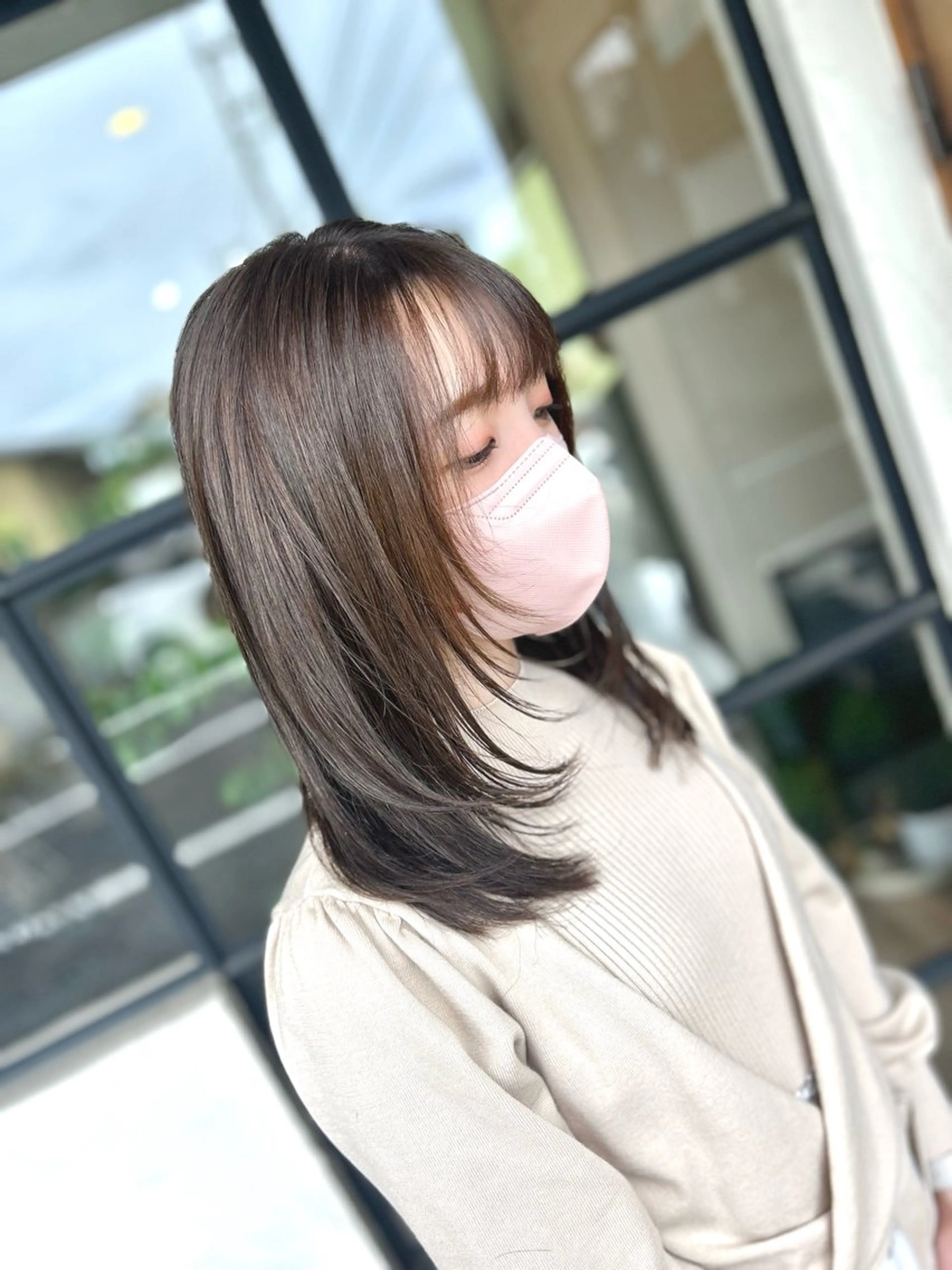 セミロング カラー グレージュ オリーブグレージュ オリーブグレー レイヤーカット Morpho Hair Product所属・井上 花音のヘアスタイル