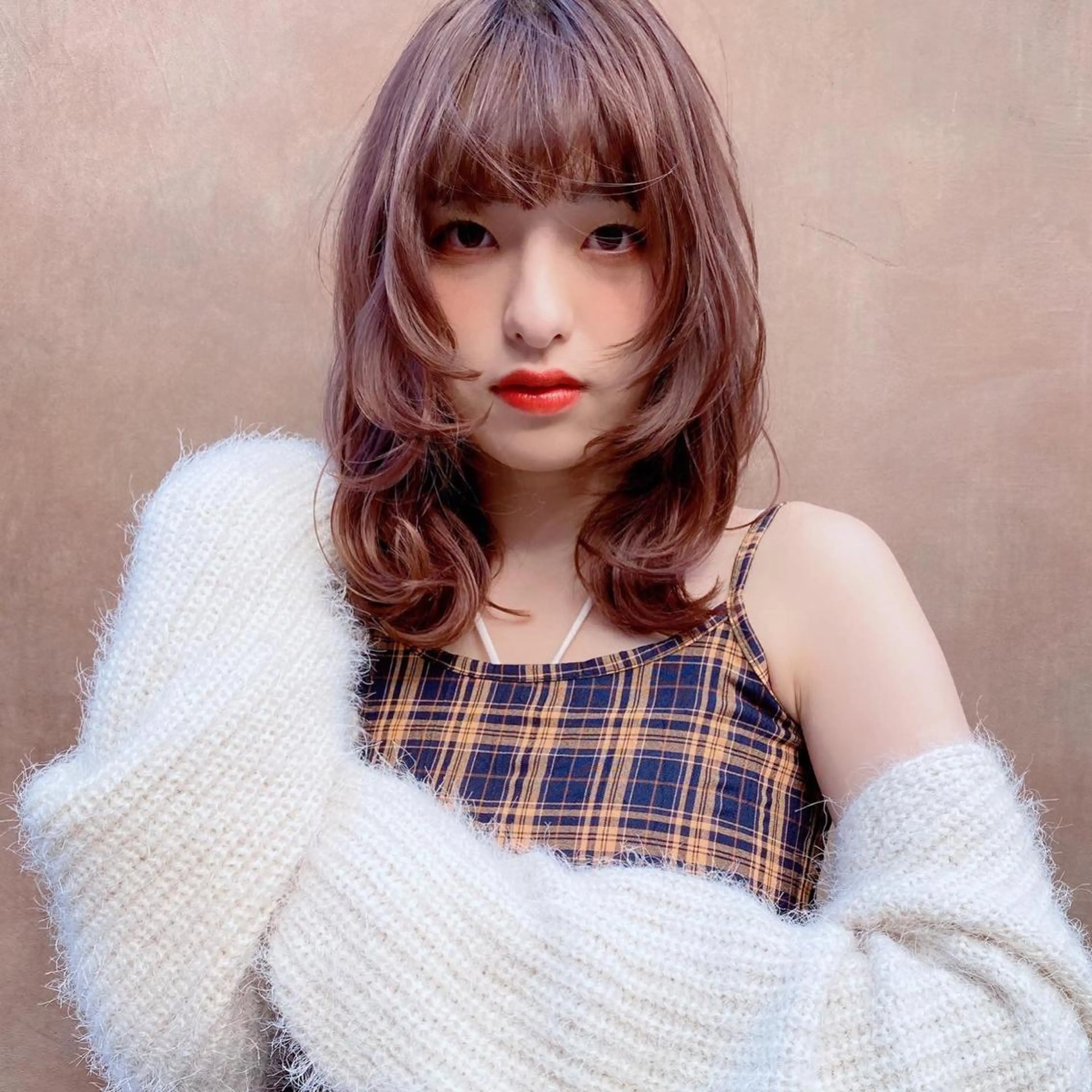 ミディアム カラー くびれヘア 顔まわりレイヤー 顔周りカット レイヤーカット 似合わせカット ヘアカラー トリートメント 岡野 静華のヘアスタイル