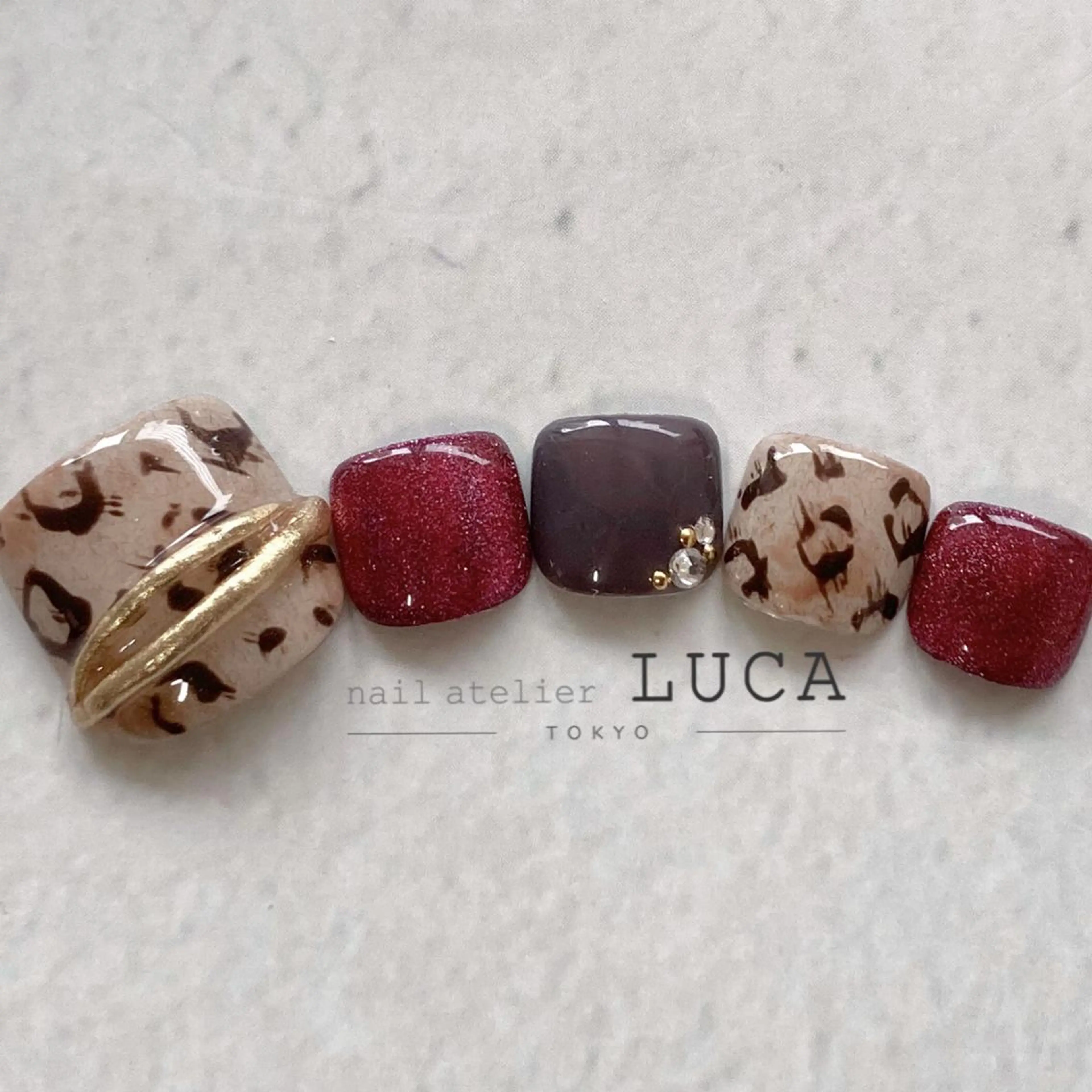 ネイル アートネイル オーロラネイル クリアネイル 長さ出し フットネイル フットネイル ネイルアトリエルカ スタッフのネイルデザイン