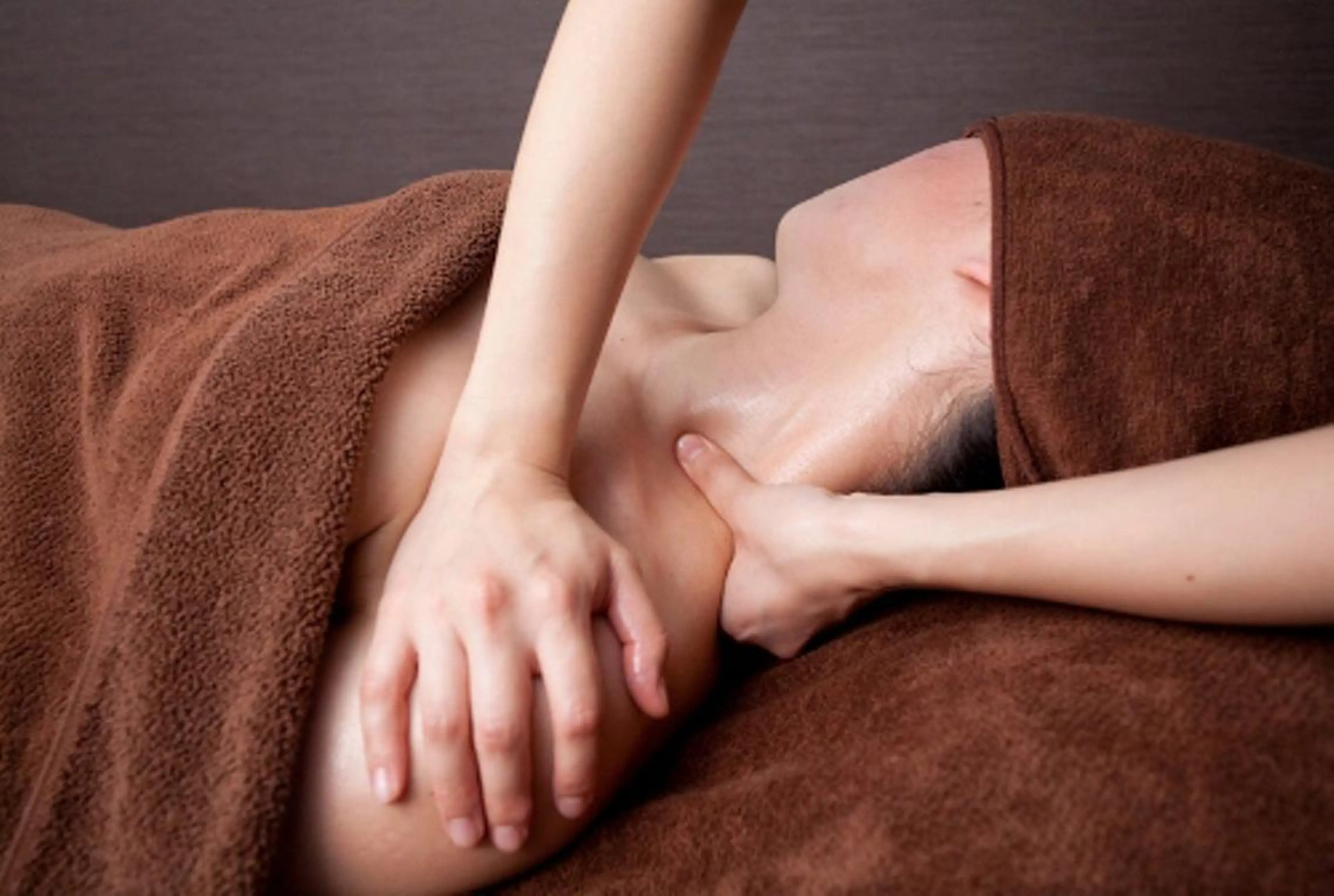 【頭+全身】(お尻とお腹以外)オイルリンパトリートメント♪期間限定価格　⭐︎女性限定　120分コースの写真