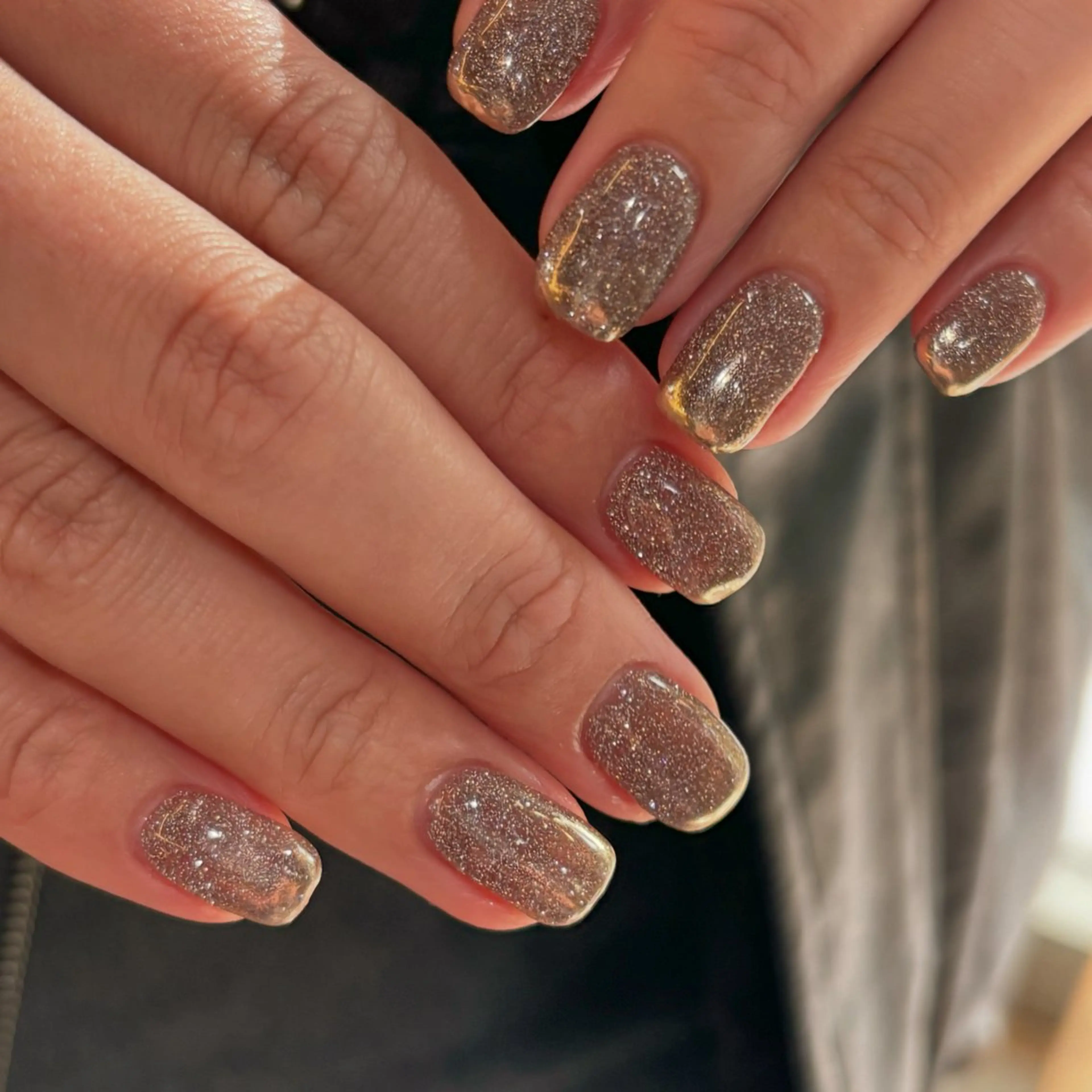 ネイル グラデーション ミラーネイル 関谷 真登佳のネイルデザイン