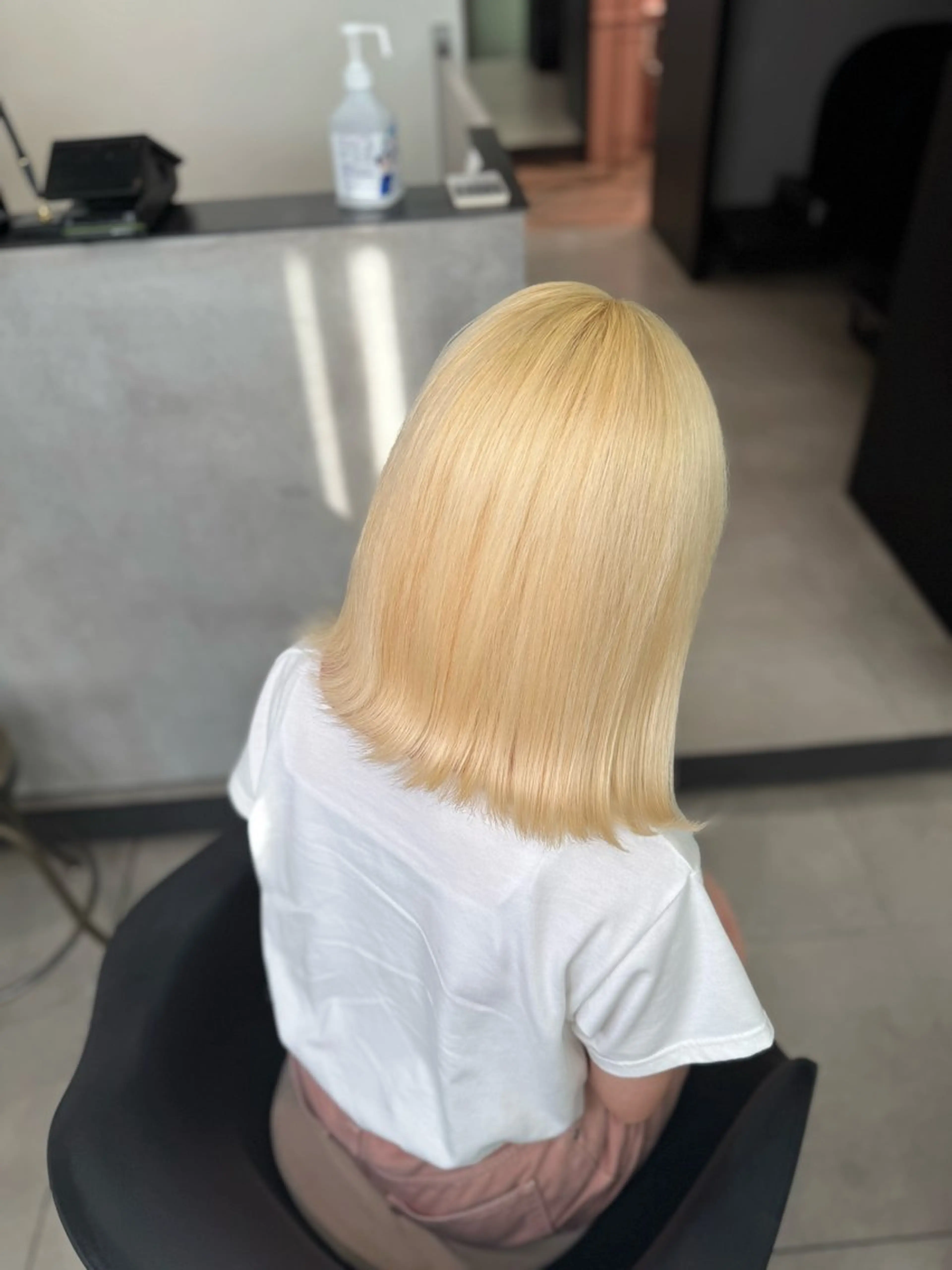 ミディアム カラー ブリーチ ヘアカラー 大阪 梅田/ ハイトーン/エクステのヘアスタイル