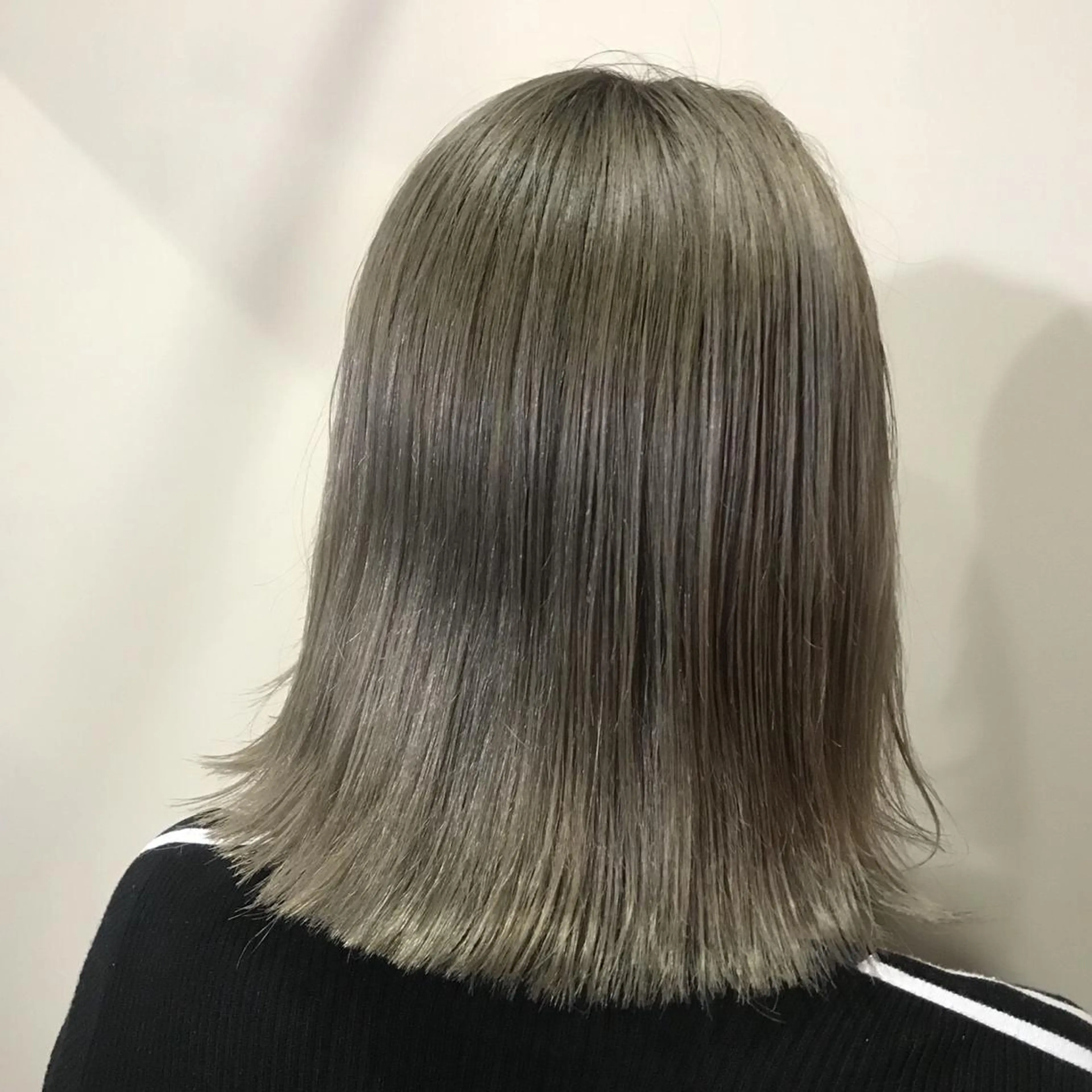 ミディアム カラー ヘアアレンジ ミニボブ/ブリーチ 🌈MISATOのヘアスタイル