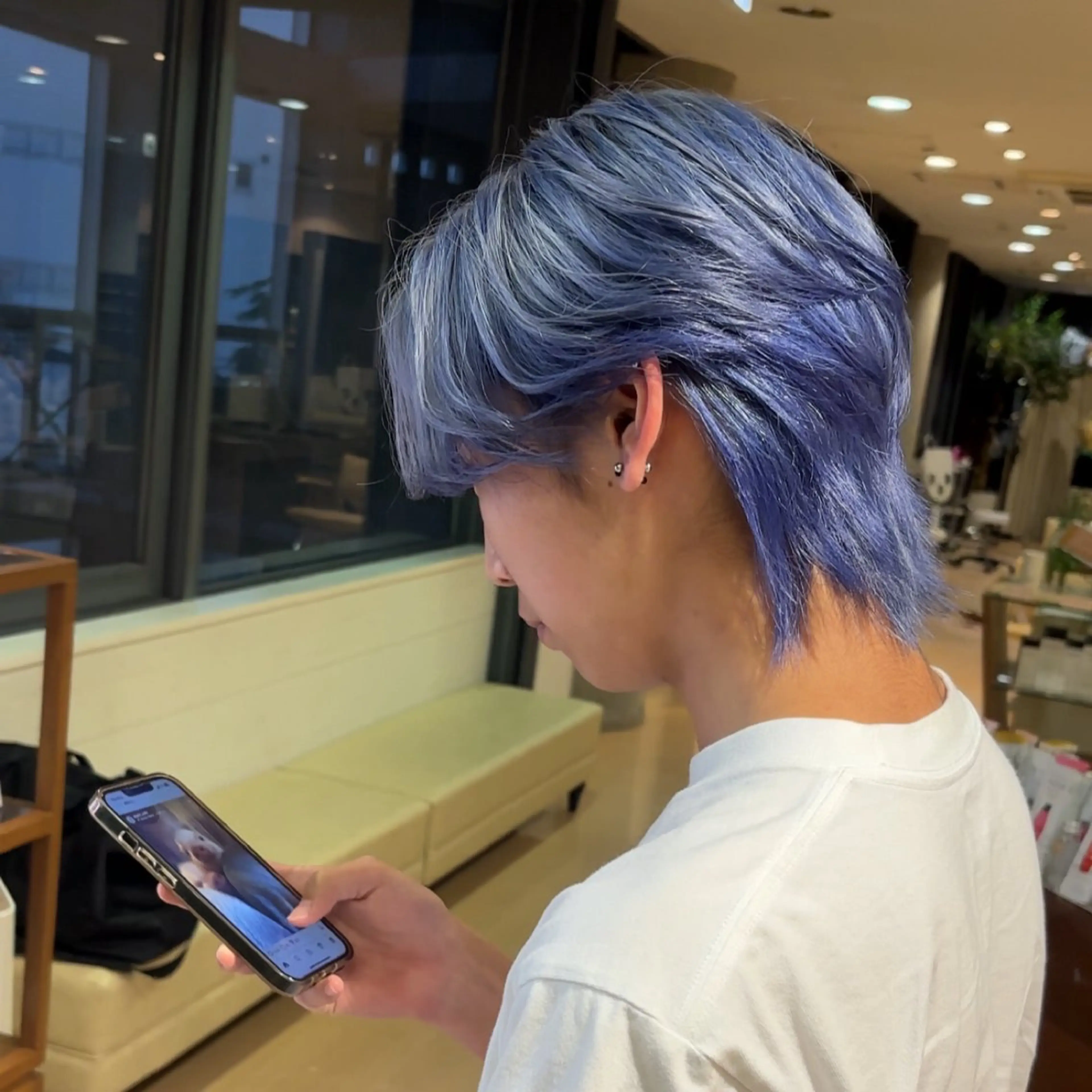 ショート カラー ブルーカラー aura所属・CONAN｜盛岡ボブ 特化/タッセルボブのヘアスタイル