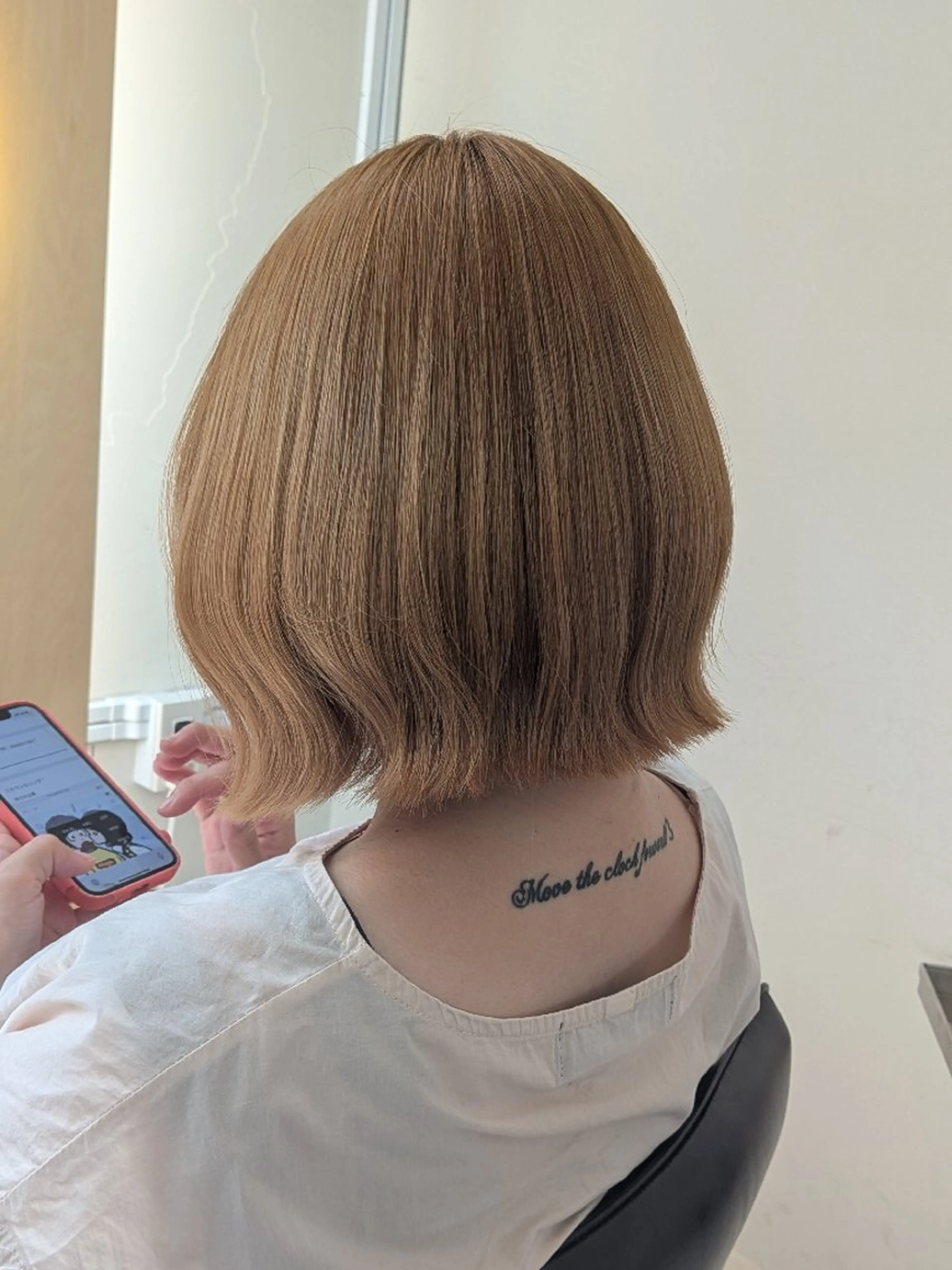 ミディアム ボブ 外ハネヘア カット ヘアカラー elk RIKIのヘアスタイル