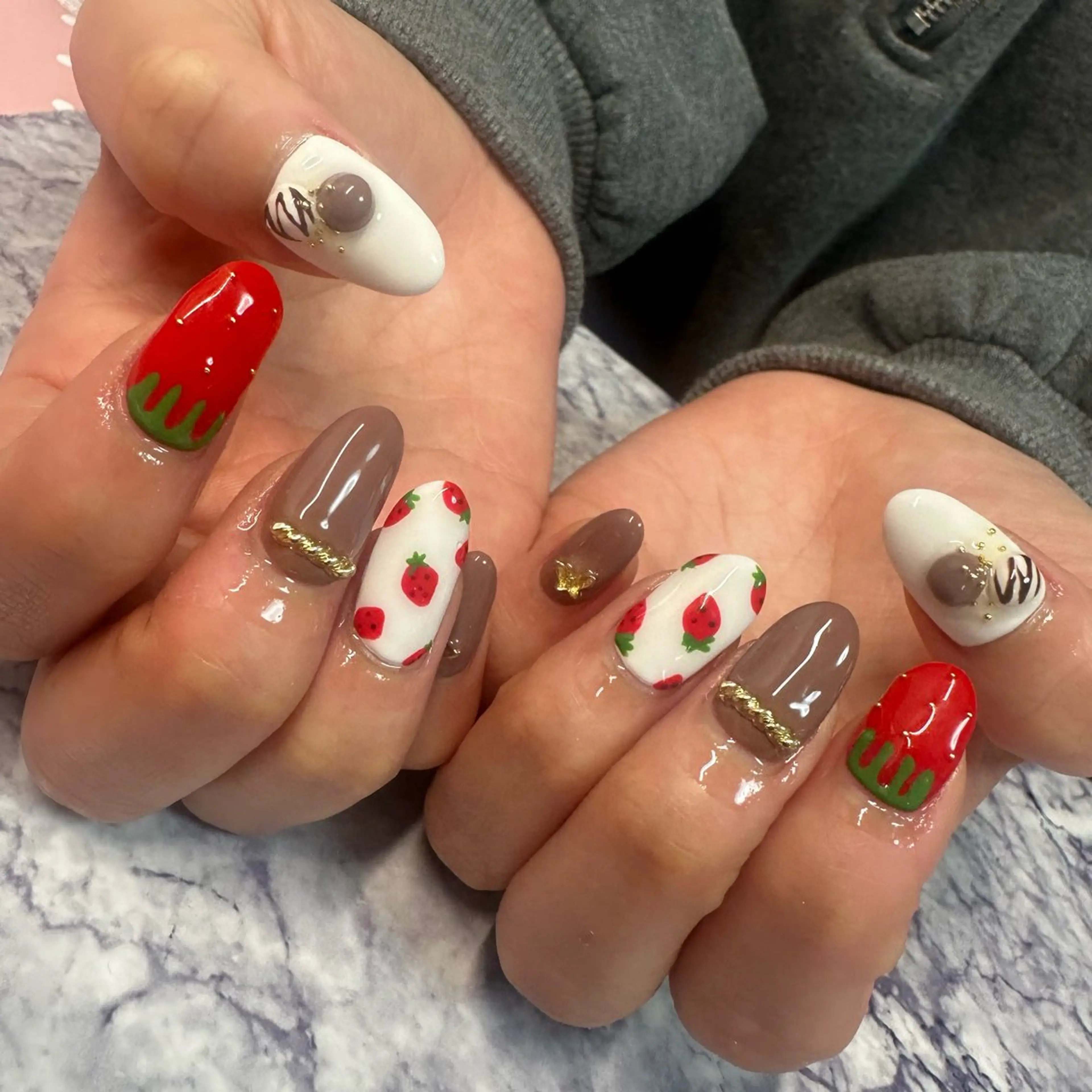 ネイル バレンタイン ハンドネイル フットネイル Pretzels🥨 【プレッツェル】ミウのネイルデザイン