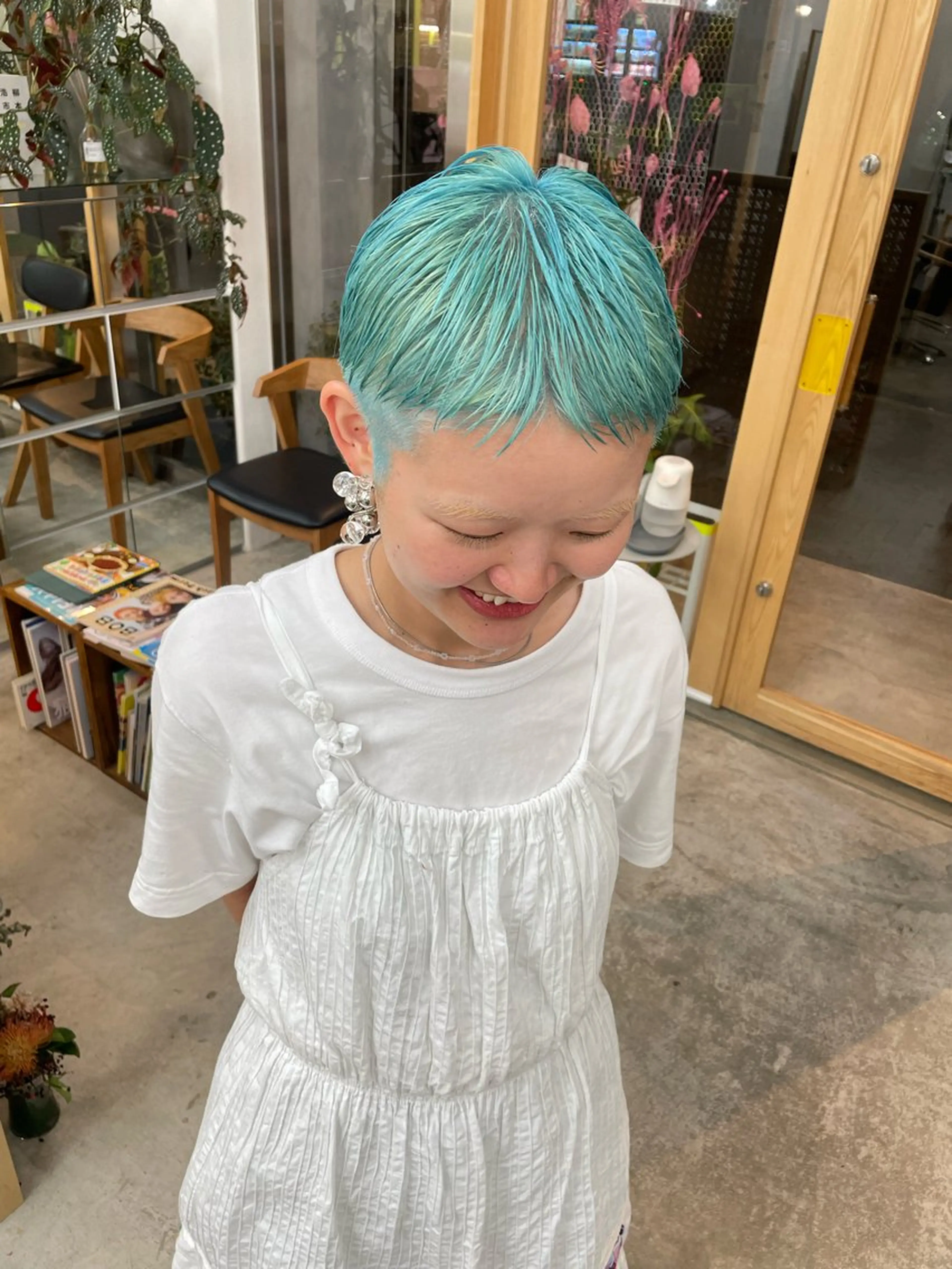 ショートの方はこちら⇨ダブルカラー（ブリーチリタッチ＋オンカラー）の写真