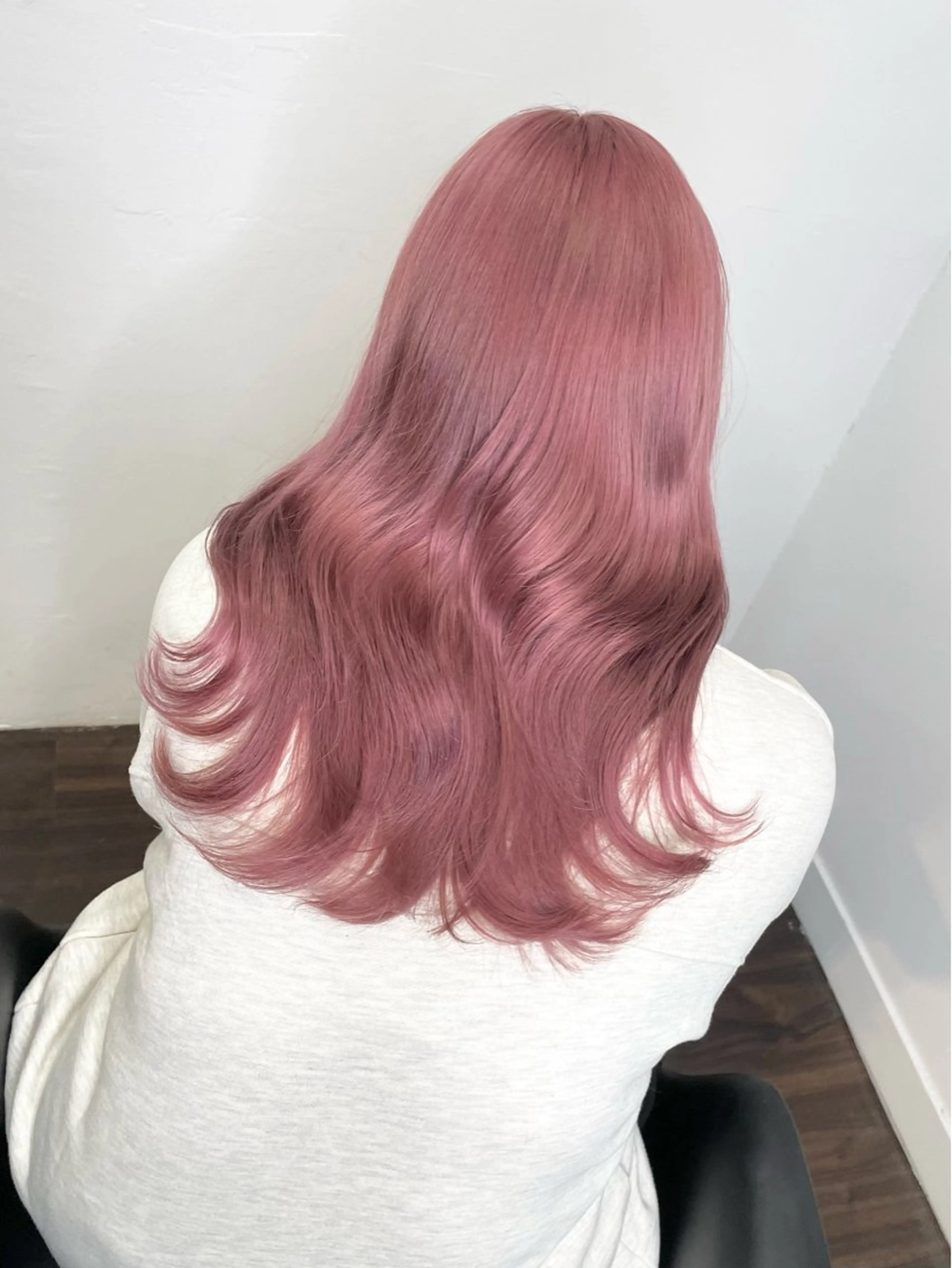 ロング カラー ヘアアレンジ ベージュカラー ブリーチ ダブルカラー ピンクカラー ピンクベージュ カット ヘアカラー トリートメント maoブリーチ無し 似合わせカラーのヘアスタイル