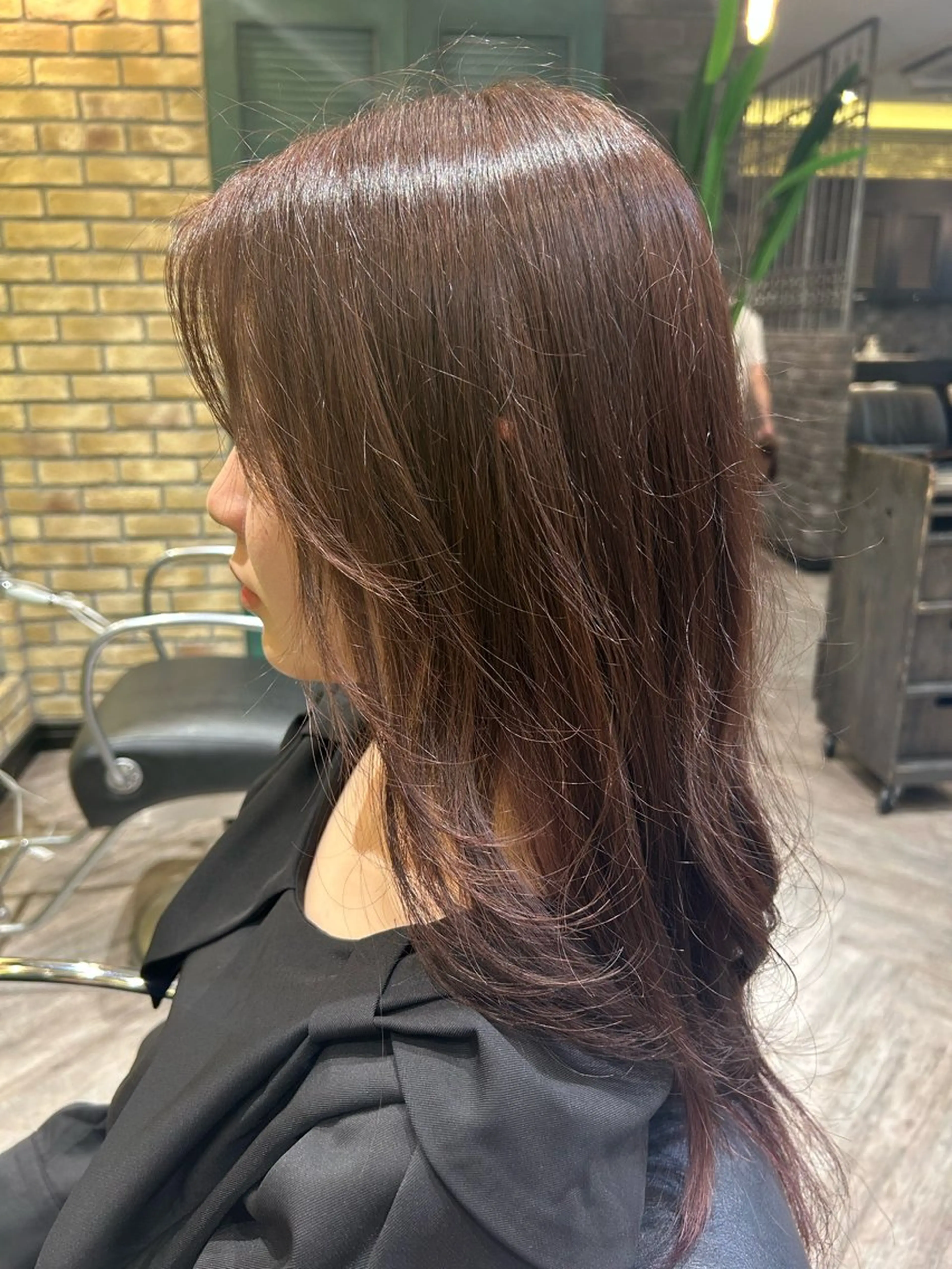 ロング カラー ブラウンカラー ピンクカラー ピンクブラウン レイヤーカット ヘアカラー モナン新宿所属・曲がる縮毛 メンズ 毛流れ 佐々木 優のヘアスタイル